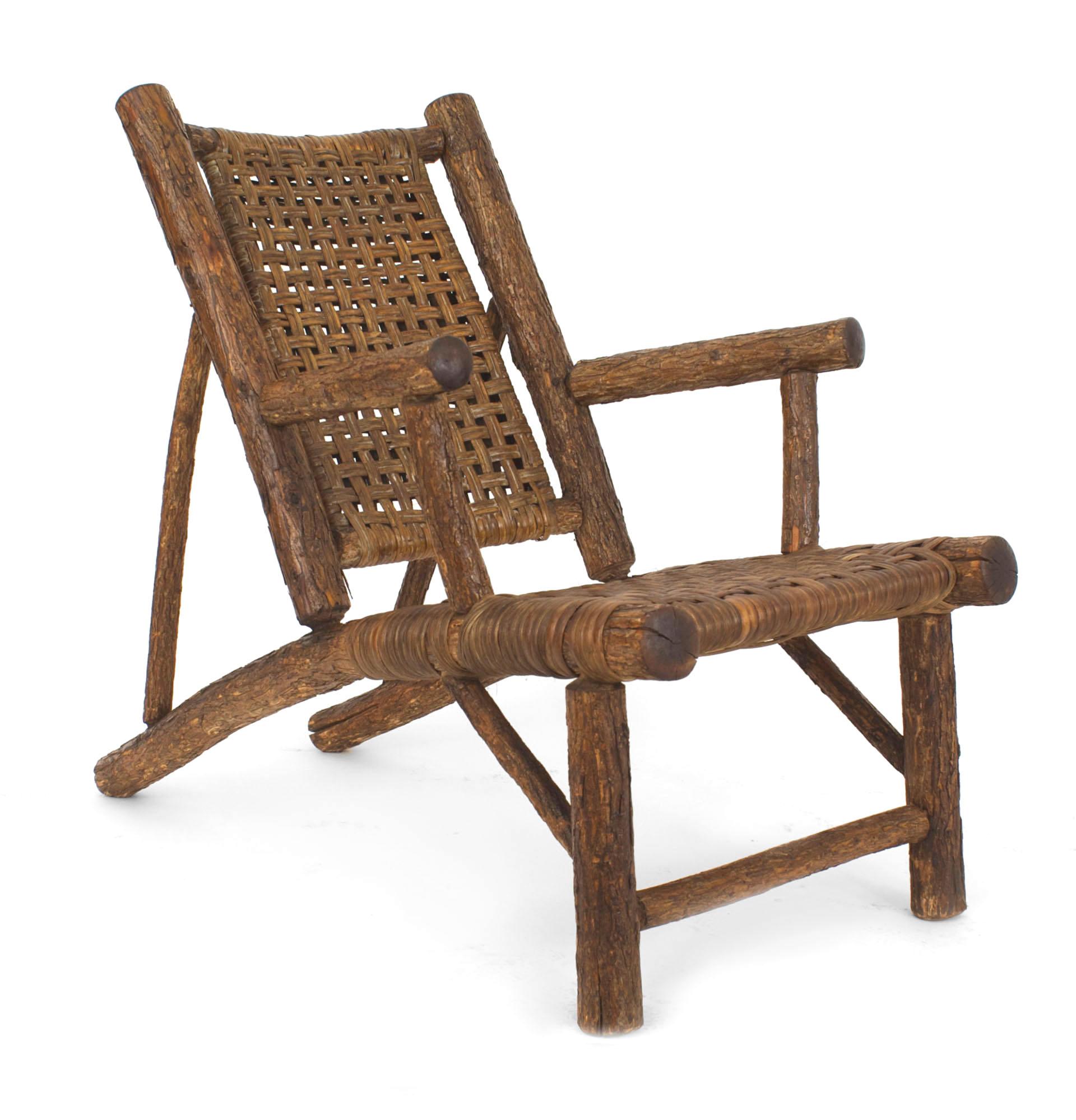 Américain Paire de fauteuils bas en bois de pacanier ancien en vente
