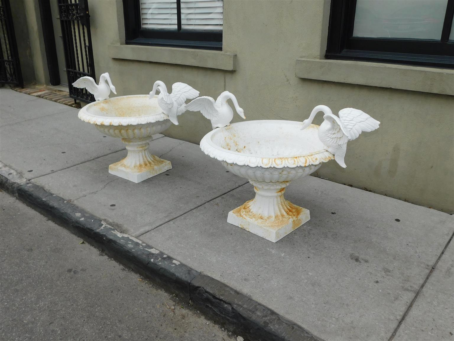 Pair of American Campana Form Powered Coated Garden Urns w/ Flanking Swans, 1850 (amerikanisch) im Angebot