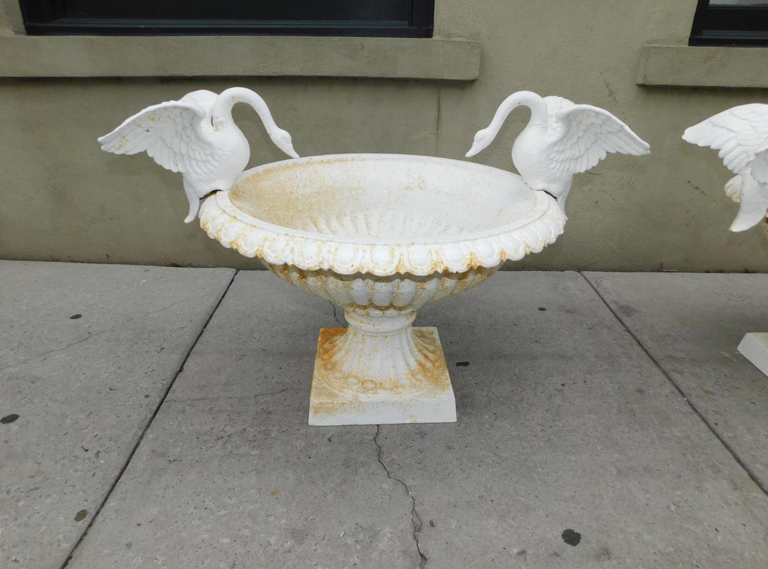 Pair of American Campana Form Powered Coated Garden Urns w/ Flanking Swans, 1850 (Gegossen) im Angebot