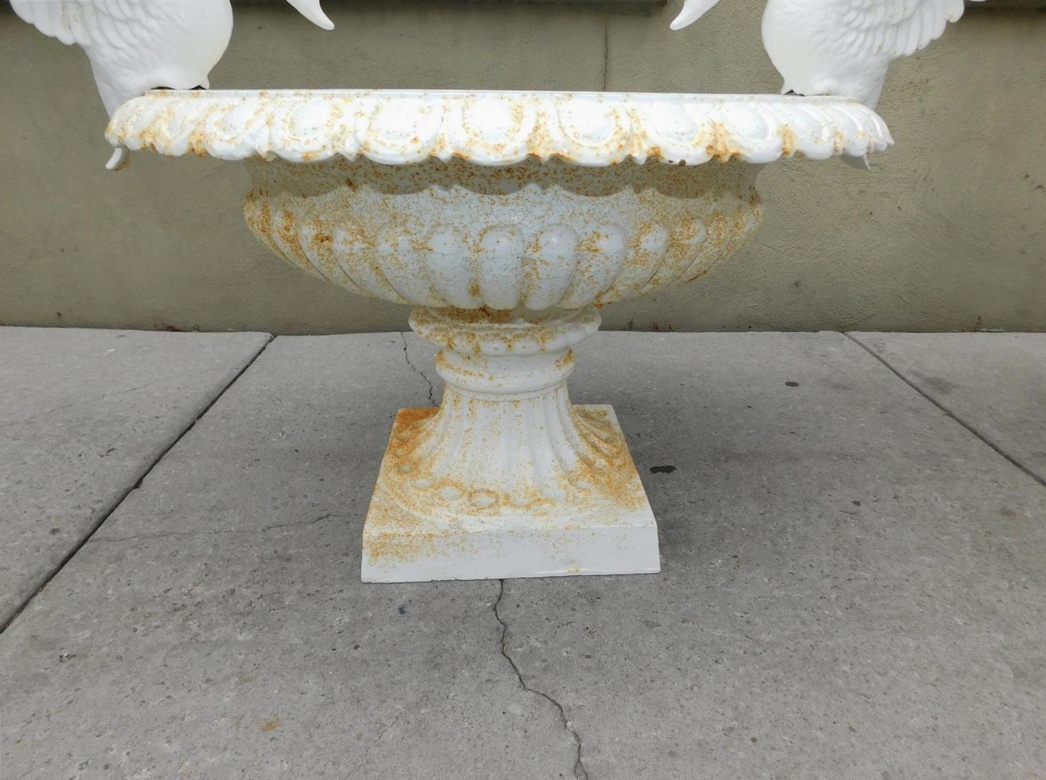 Pair of American Campana Form Powered Coated Garden Urns w/ Flanking Swans, 1850 (Eisen) im Angebot