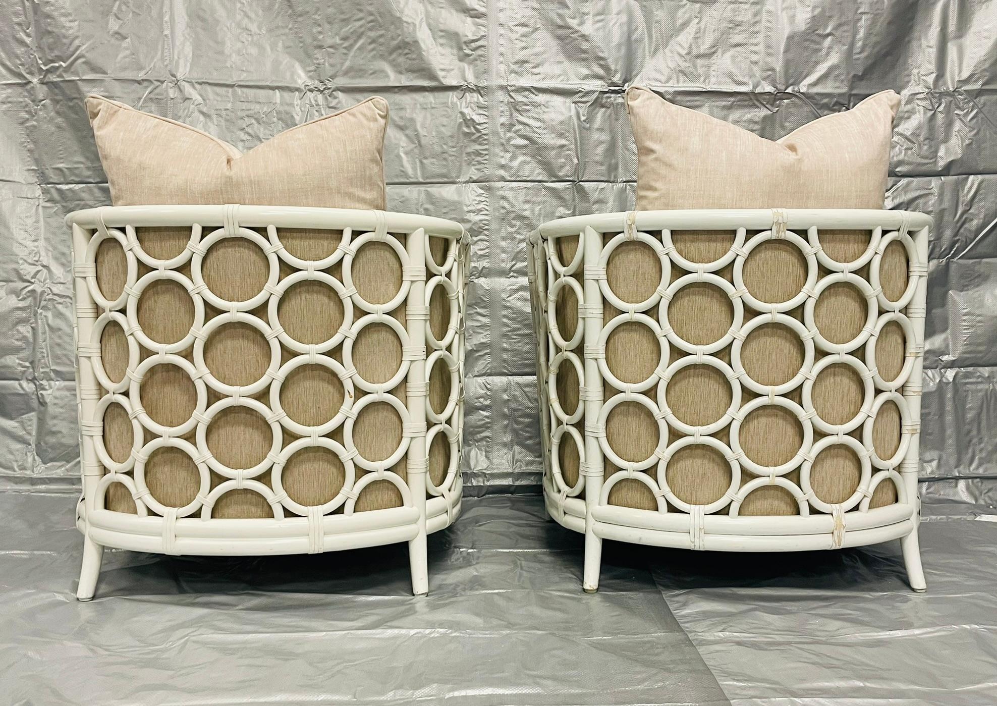 Pair of American Rattan Barrel Armchairs by McGuire, San Francisco (Stoff) im Angebot