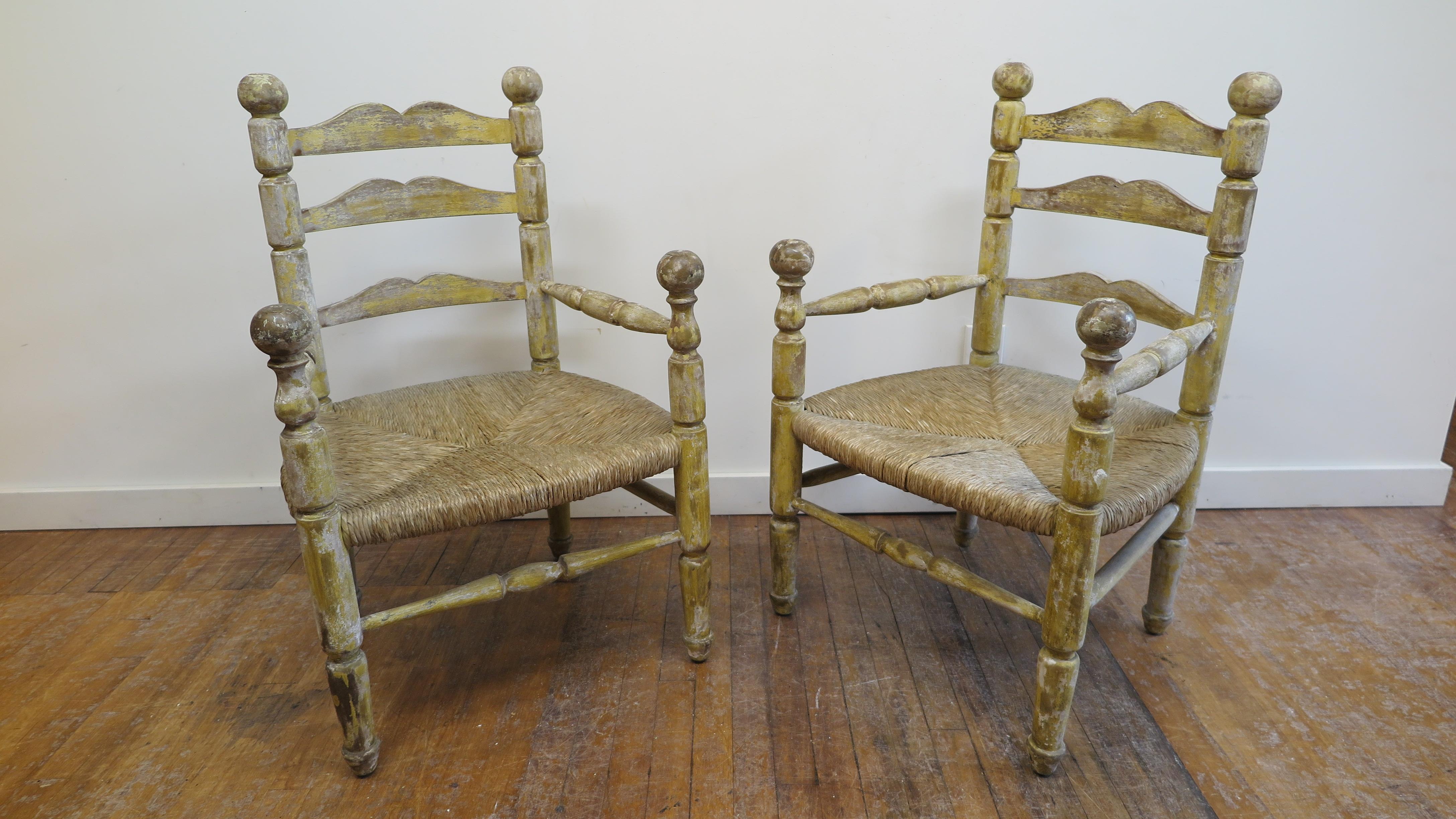 Pair of American Rustic Rush Chairs In Good Condition In New York, NY