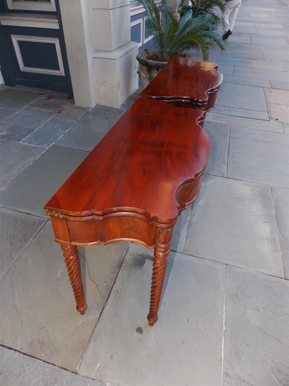 Pair of American Sheraton Mahogany Serpentine Game Tables, Circa 1820 (amerikanisch)