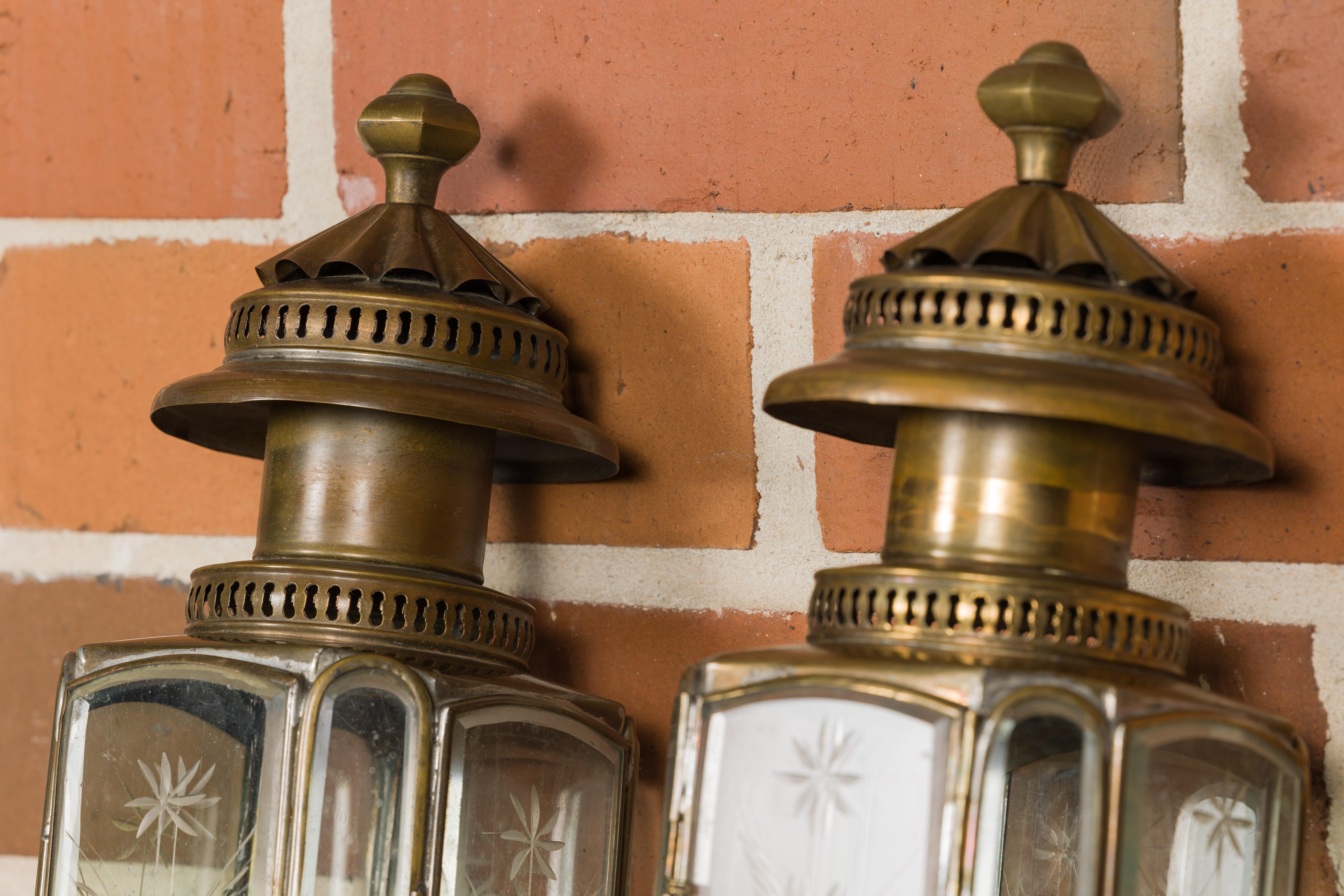 Pair of American Turn of the Century Wall Lanterns with Etched Glass, circa 1900 For Sale 5