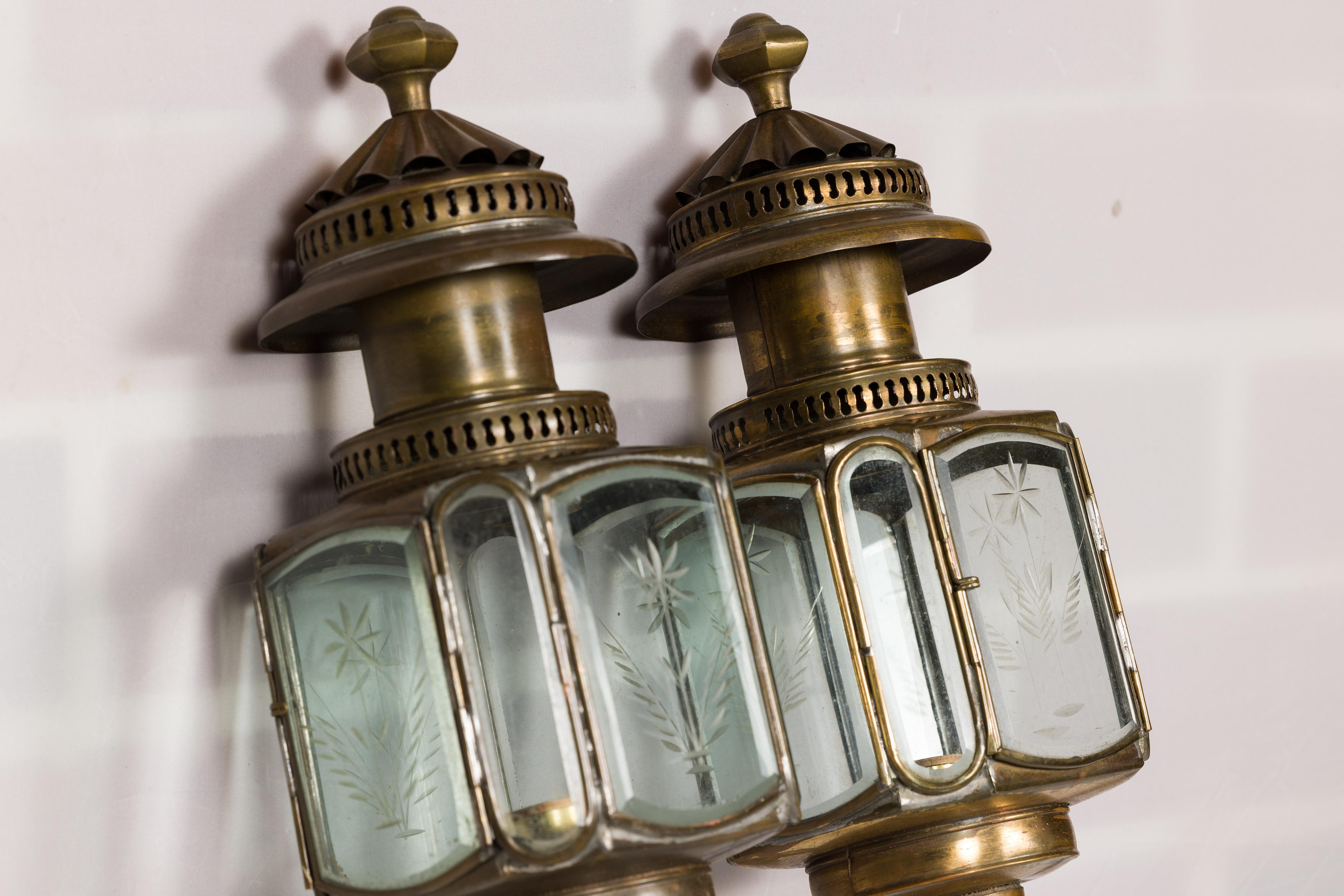 Pair of American Turn of the Century Wall Lanterns with Etched Glass, circa 1900 For Sale 7