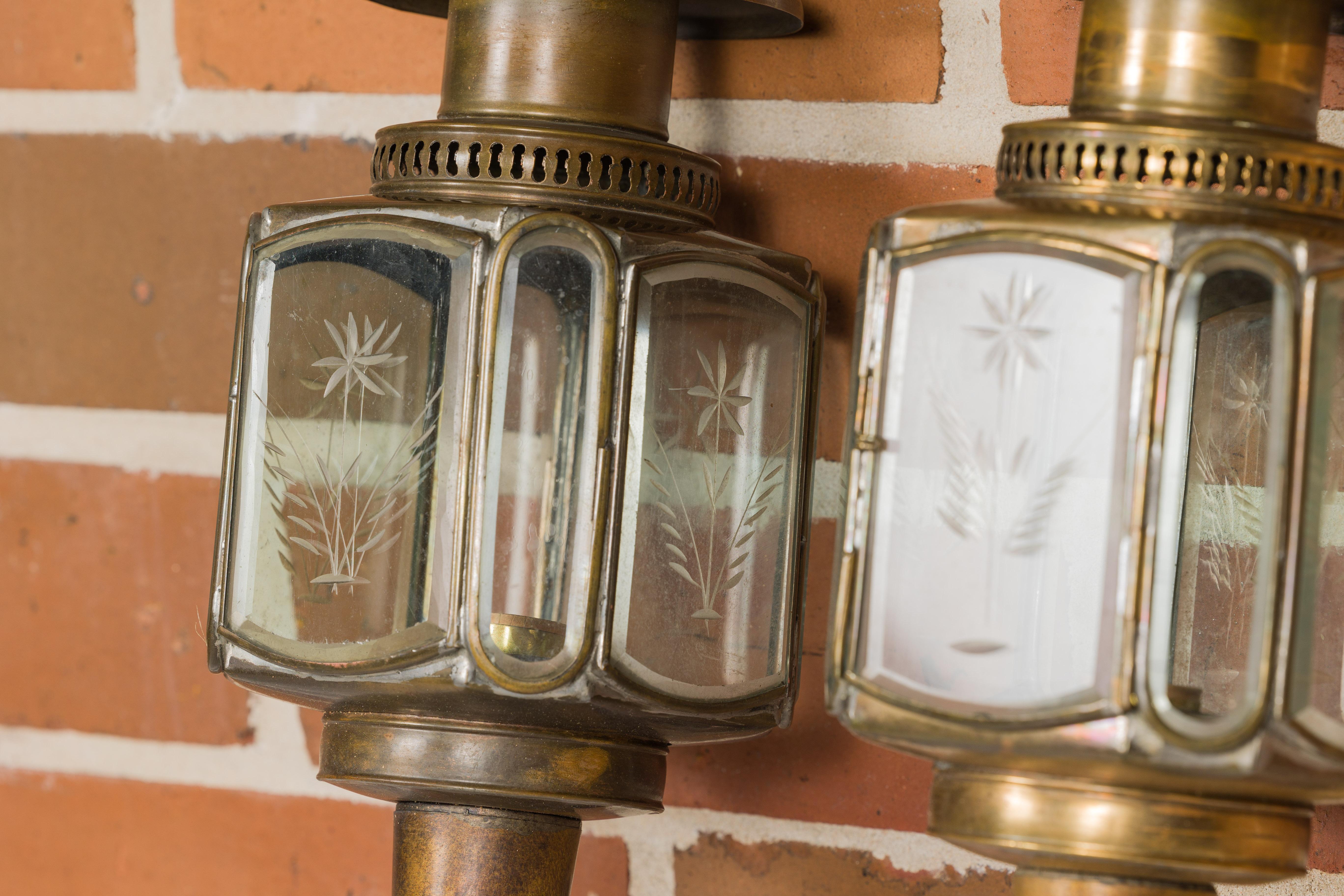 Pair of American Turn of the Century Wall Lanterns with Etched Glass, circa 1900 For Sale 9