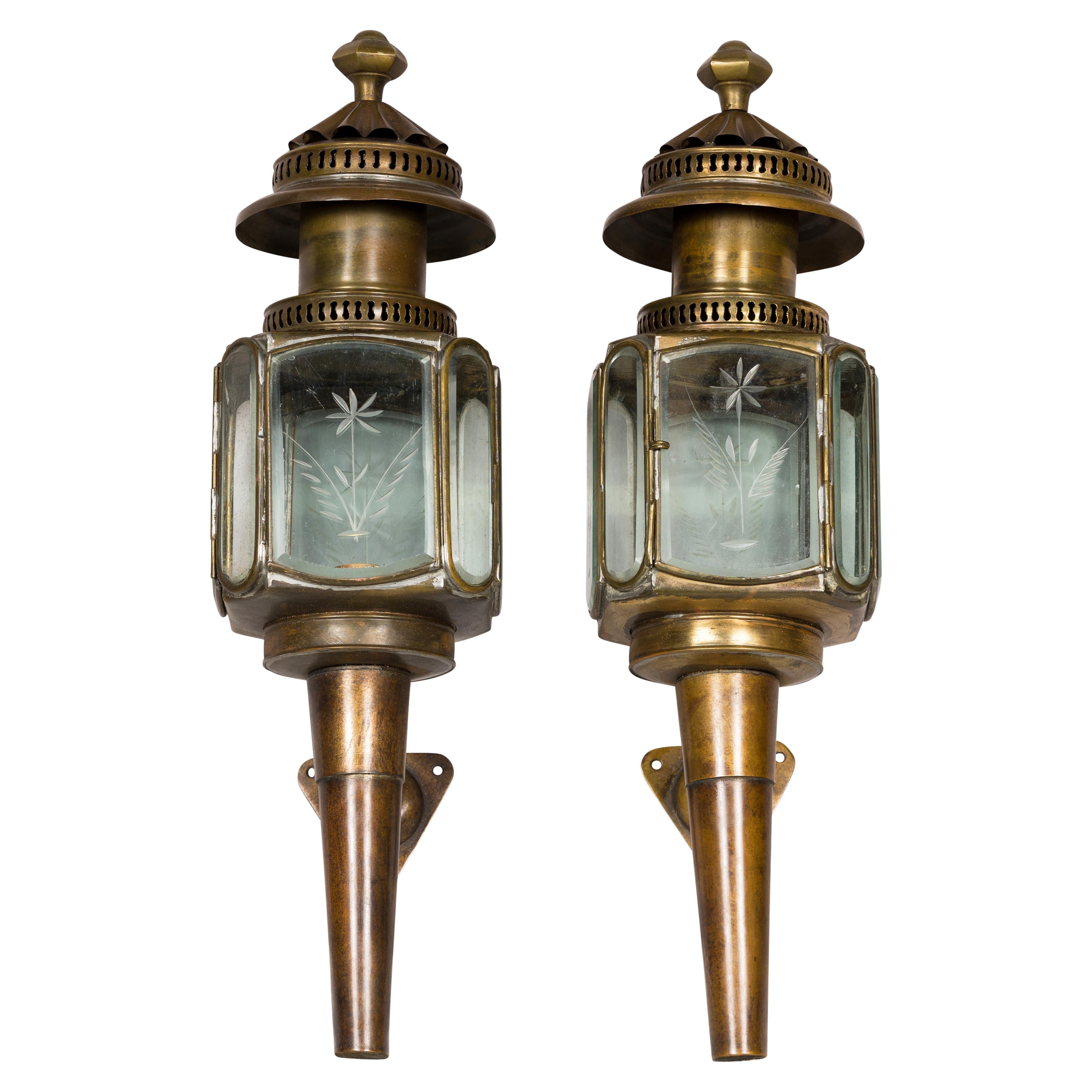 Pair of American Turn of the Century Wall Lanterns with Etched Glass, circa 1900 For Sale 13