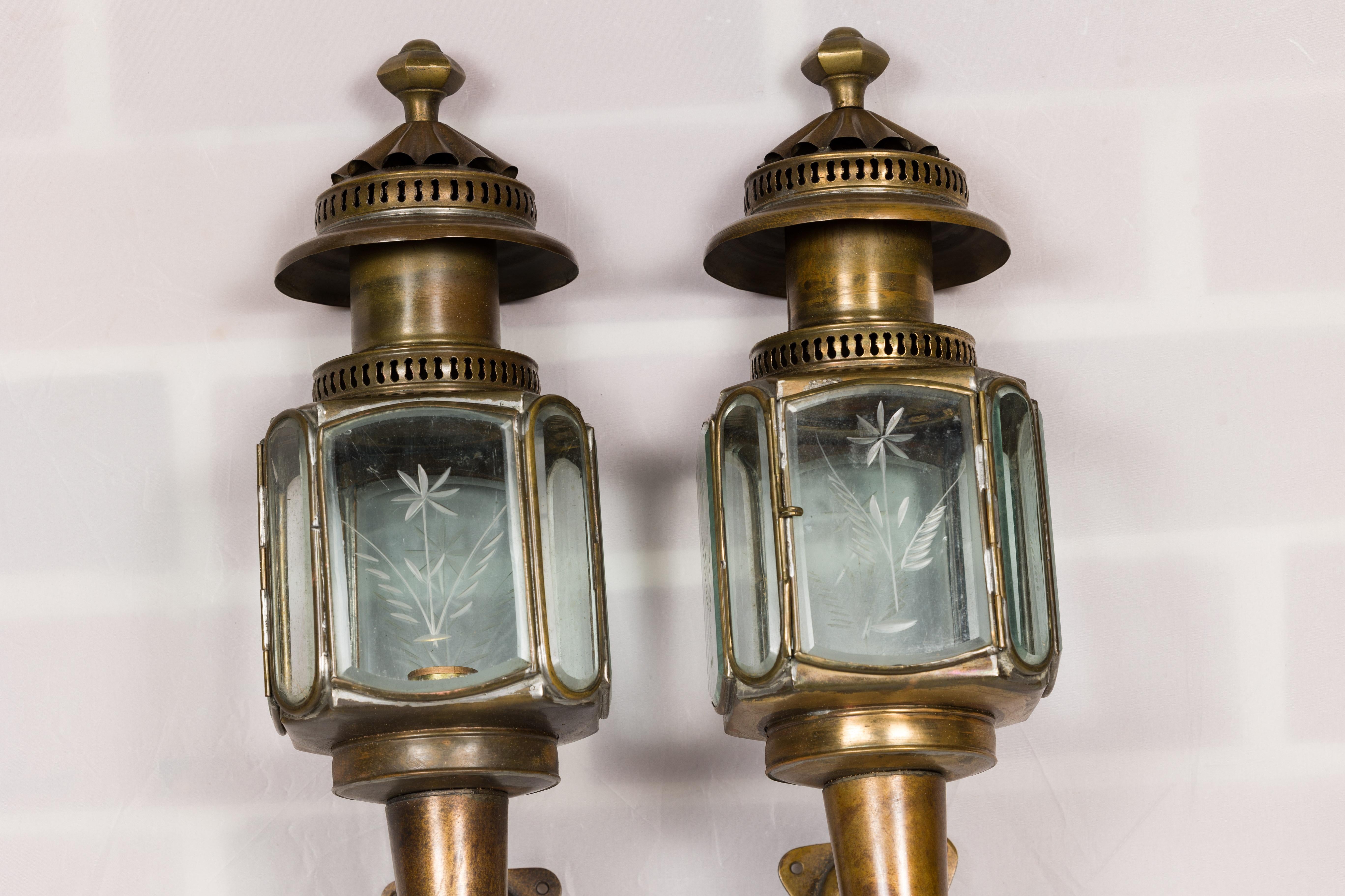 Pair of American Turn of the Century Wall Lanterns with Etched Glass, circa 1900 For Sale 2