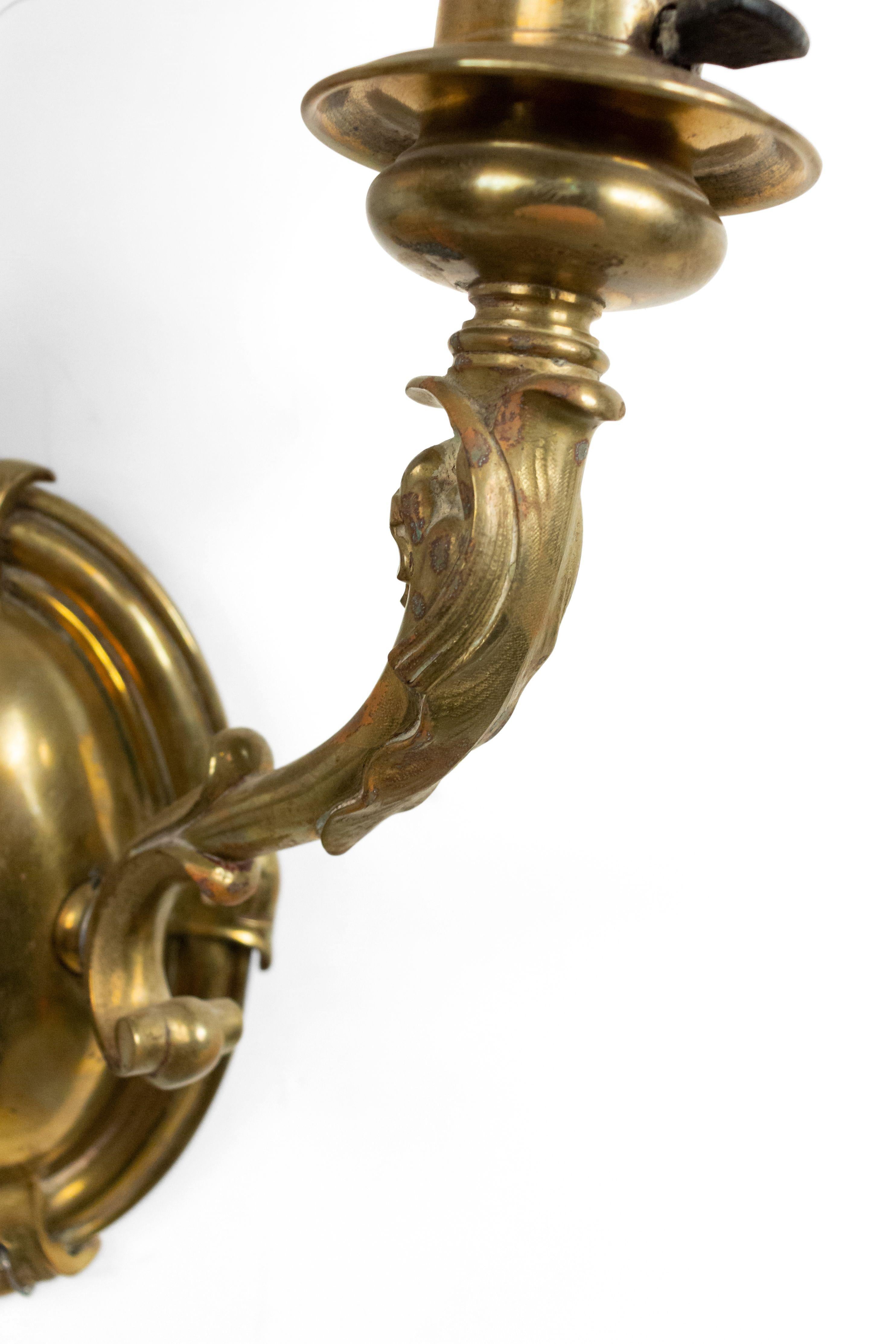 Pair of American Victorian Bronze Dolphin Wall Sconces In Good Condition For Sale In New York, NY