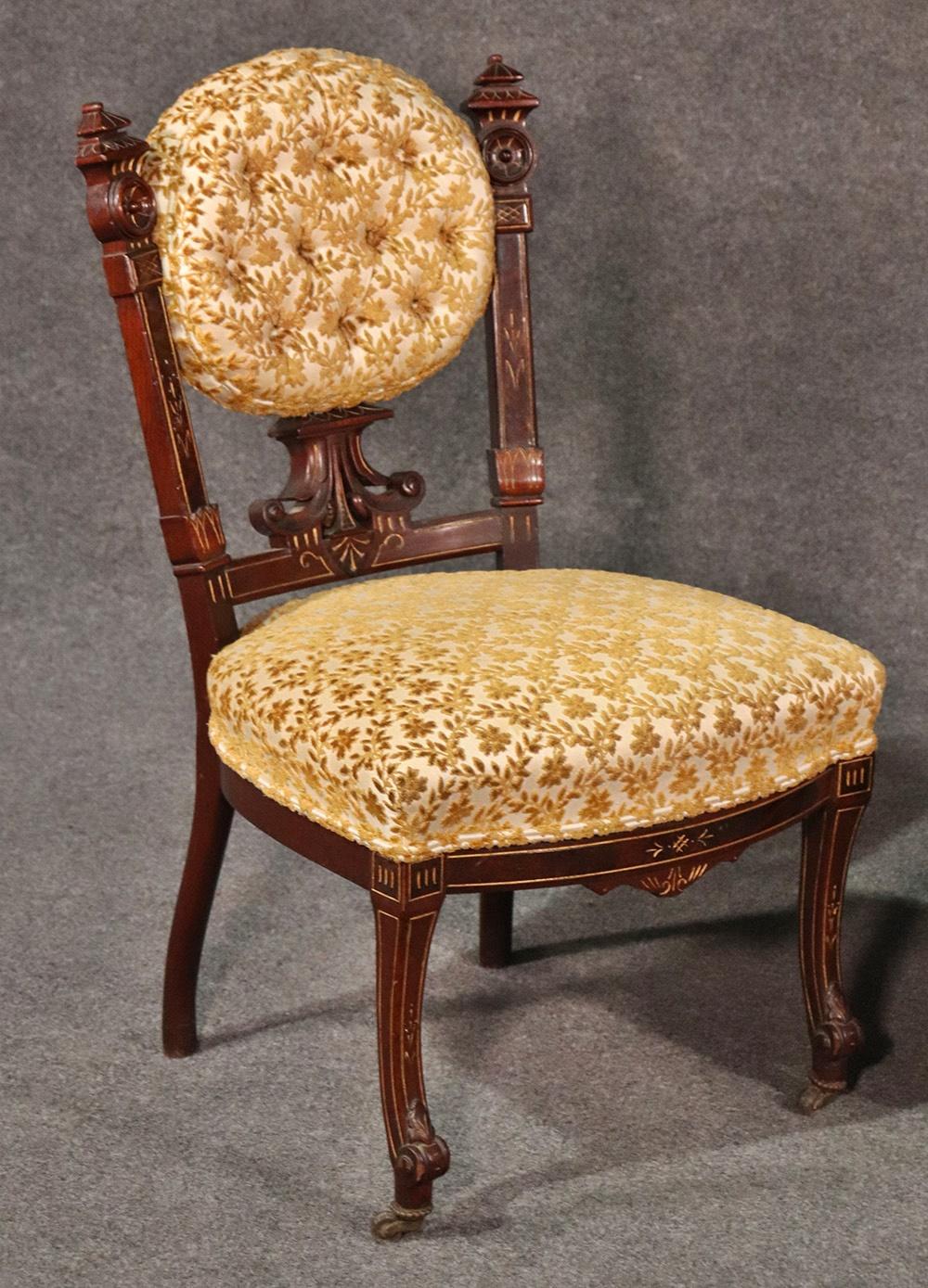 Pair of American Victorian Burled Walnut Side Chairs attr Pottier & Stymus In Good Condition In Swedesboro, NJ