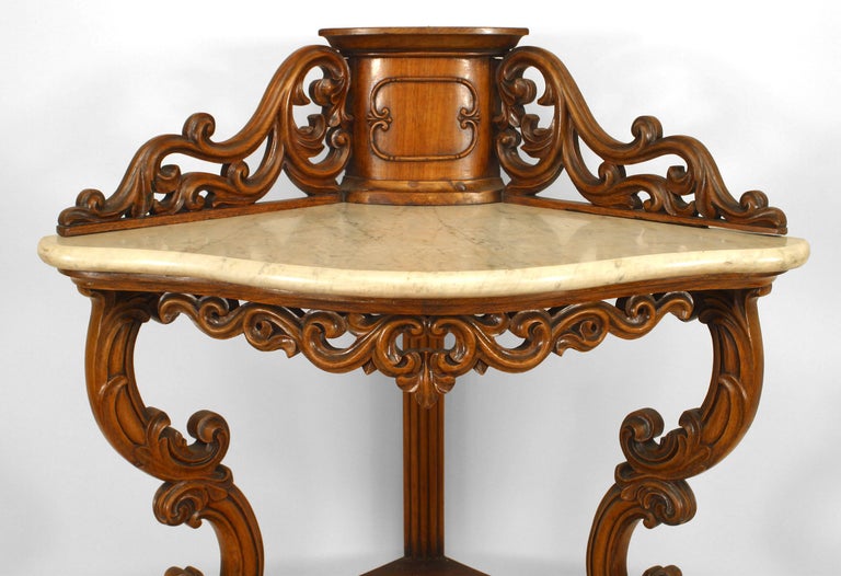 Pair of American Victorian Corner Hanging Etagere For Sale at 1stDibs