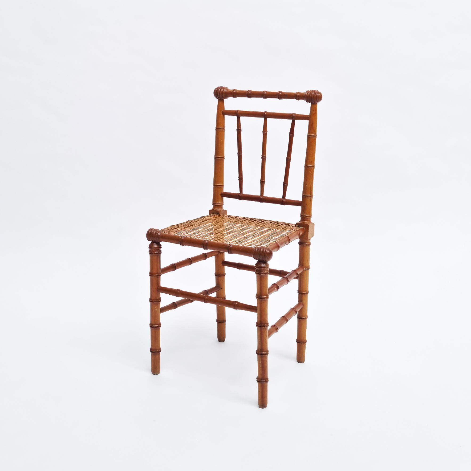 Coppia di poltrone vittoriane americane in finto bambù, 1880 ca. In condizioni buone in vendita a Hilversum, NL