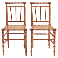 Pareja de sillas auxiliares victorianas americanas de bambú sintético, c. 1880