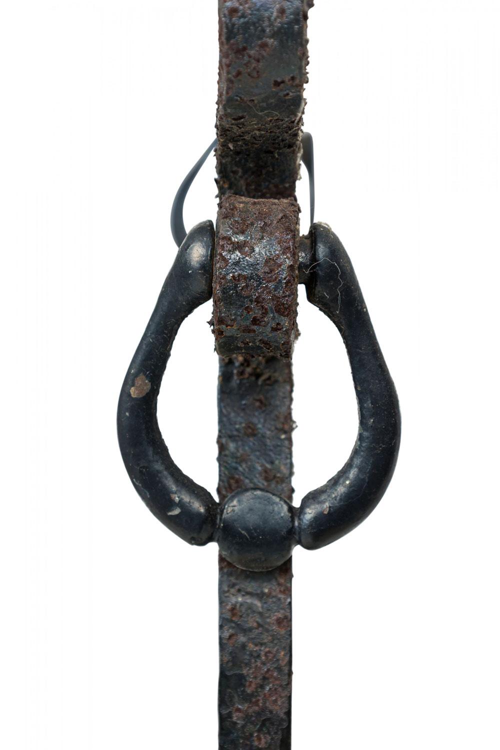 Pareja de Jardineras / Floreros de Exterior de Hierro Forjado de Estilo Victoriano Americano en venta 1