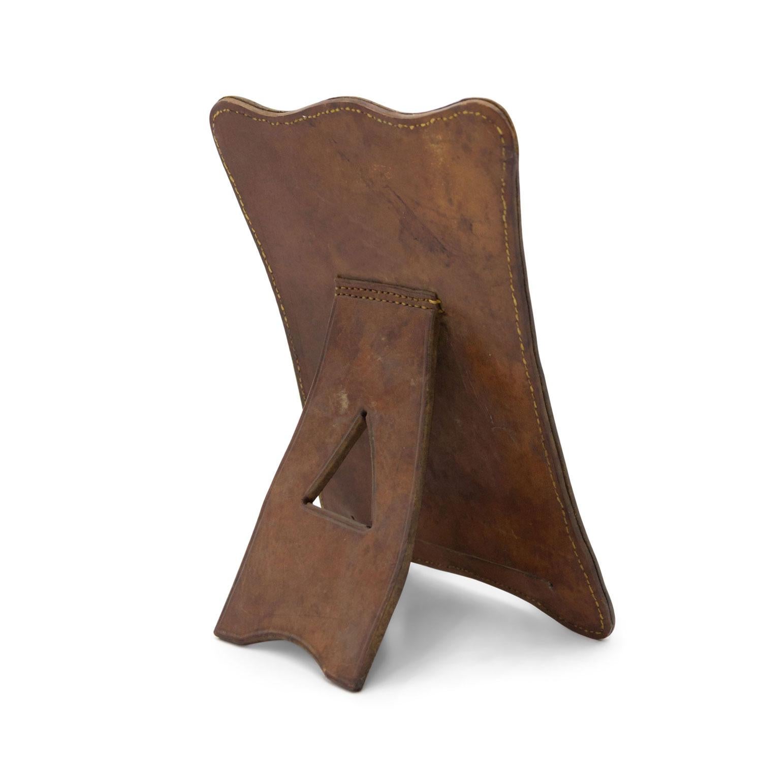 Ein Paar American Victorian Tan Leder Bilderrahmen im Zustand „Gut“ im Angebot in Queens, NY