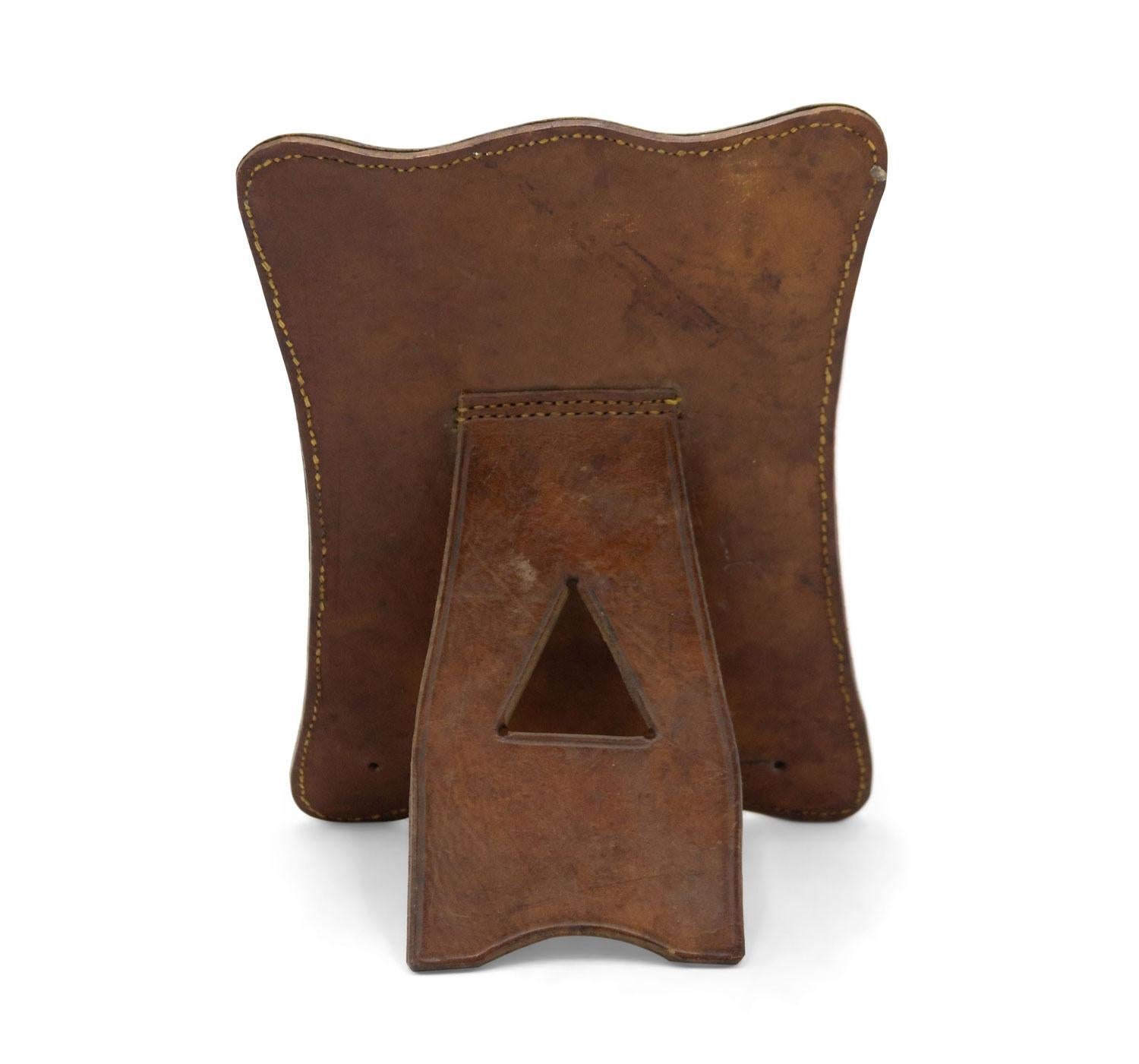 Ein Paar American Victorian Tan Leder Bilderrahmen (19. Jahrhundert) im Angebot