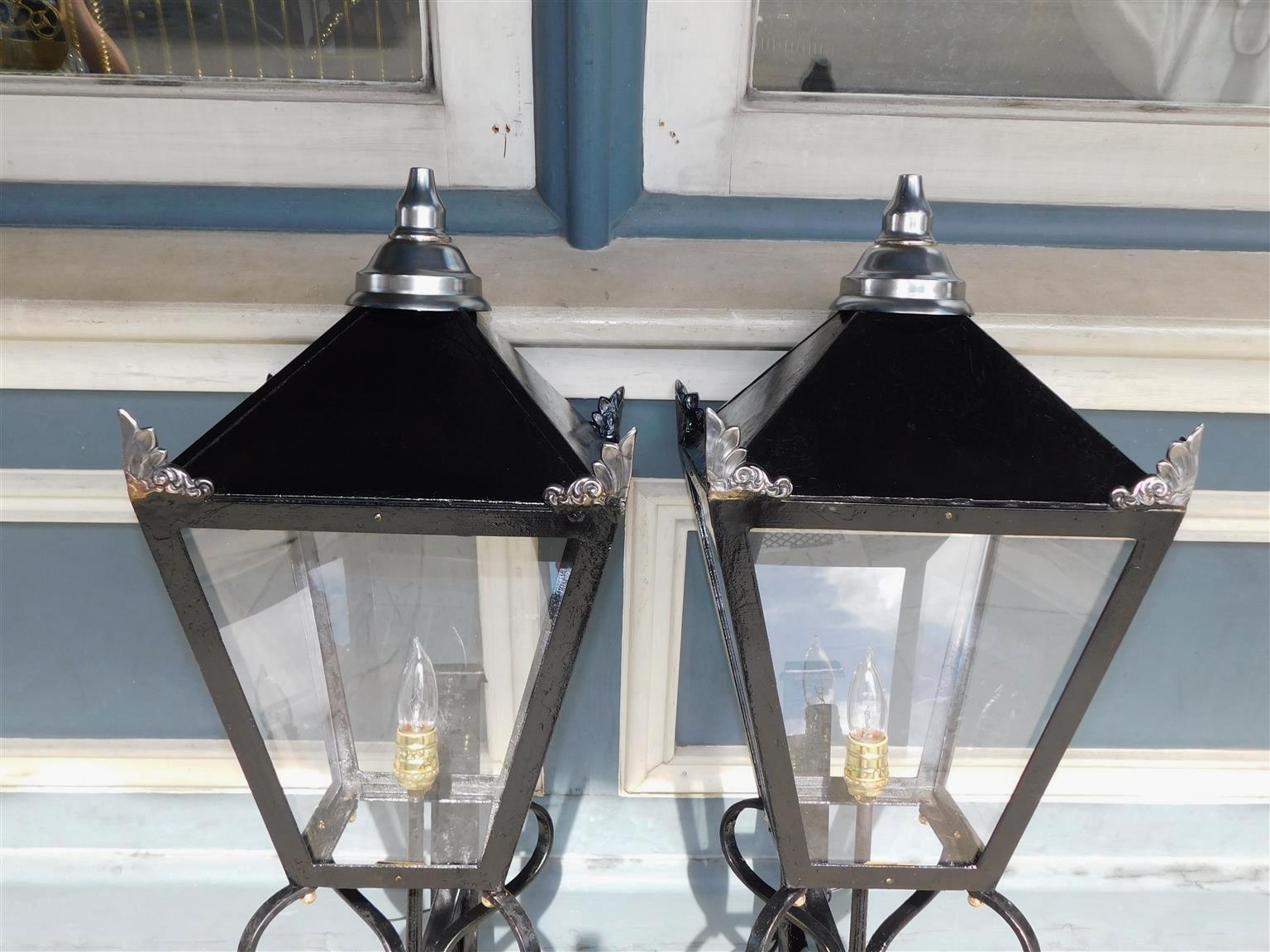 Pair of American Wrought Iron and Spelter Finial Mounted Wall Lanterns, C. 1850 In Excellent Condition For Sale In Hollywood, SC