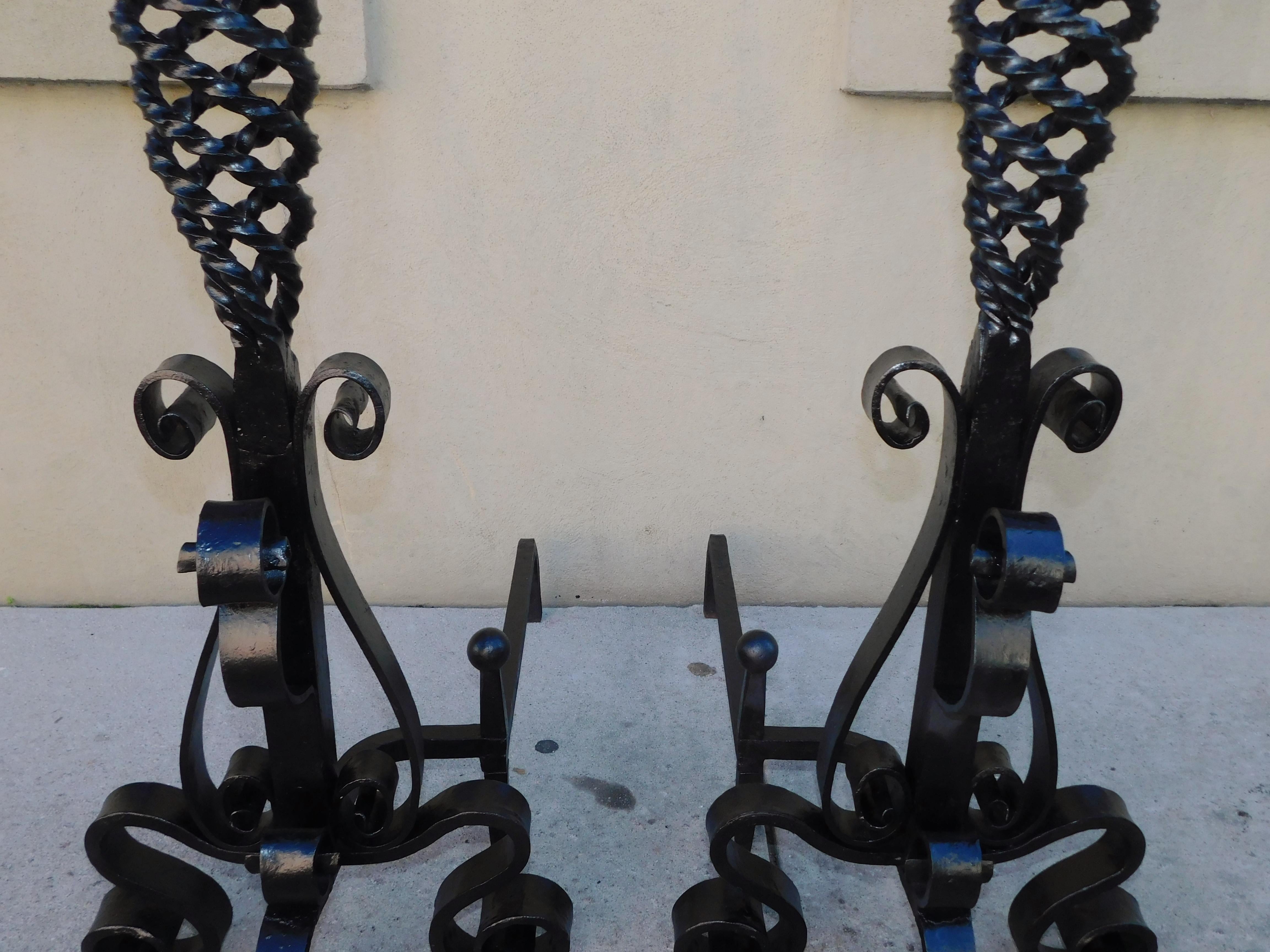 Americano Coppia di androni americani in ferro battuto con zoccolo a spirale e gambe a volute, 1820 in vendita