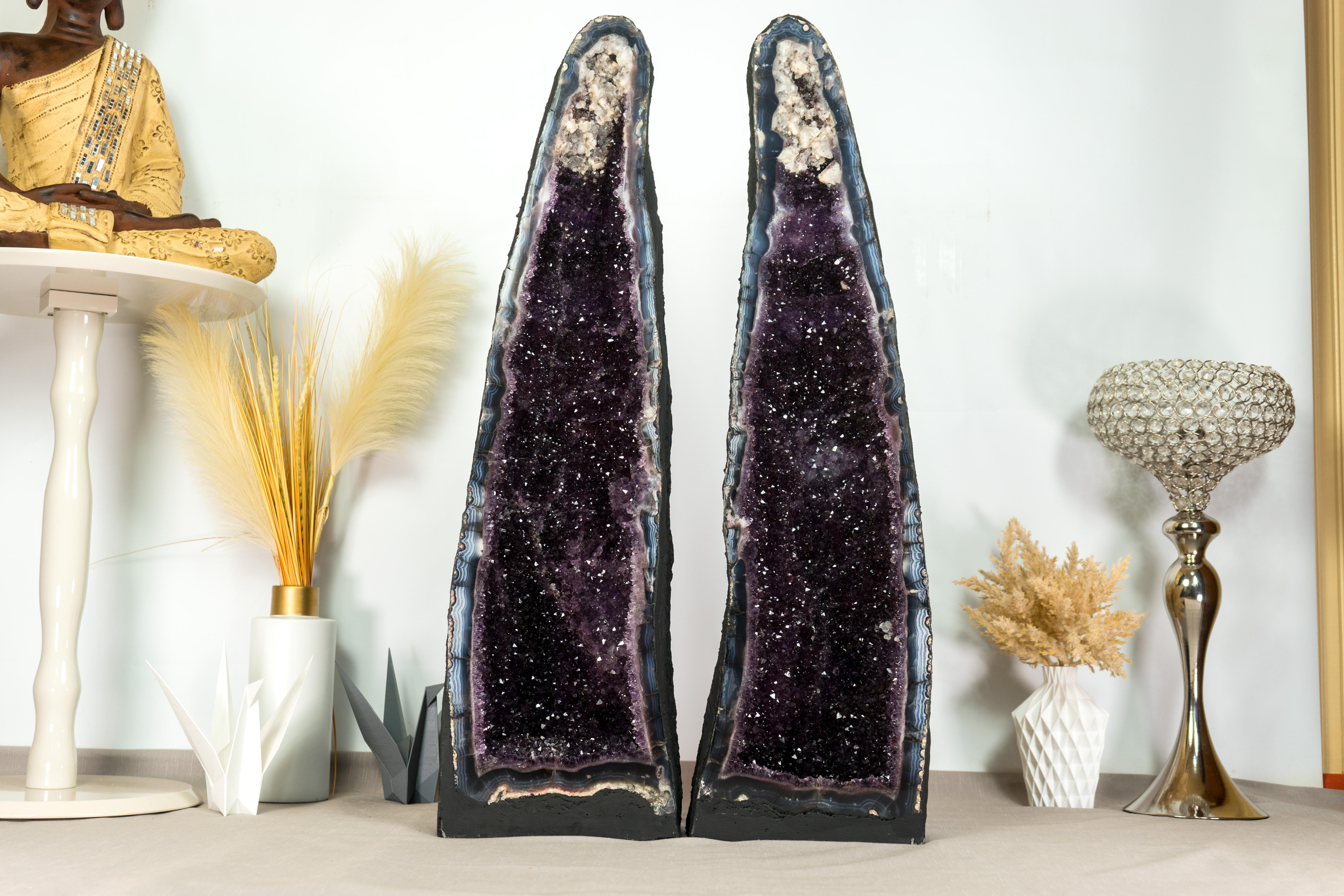 Pair of Amethyst Cathedral Geodes, with Lace Agate, Purple Amethyst, and Calcite In Excellent Condition For Sale In Ametista Do Sul, BR