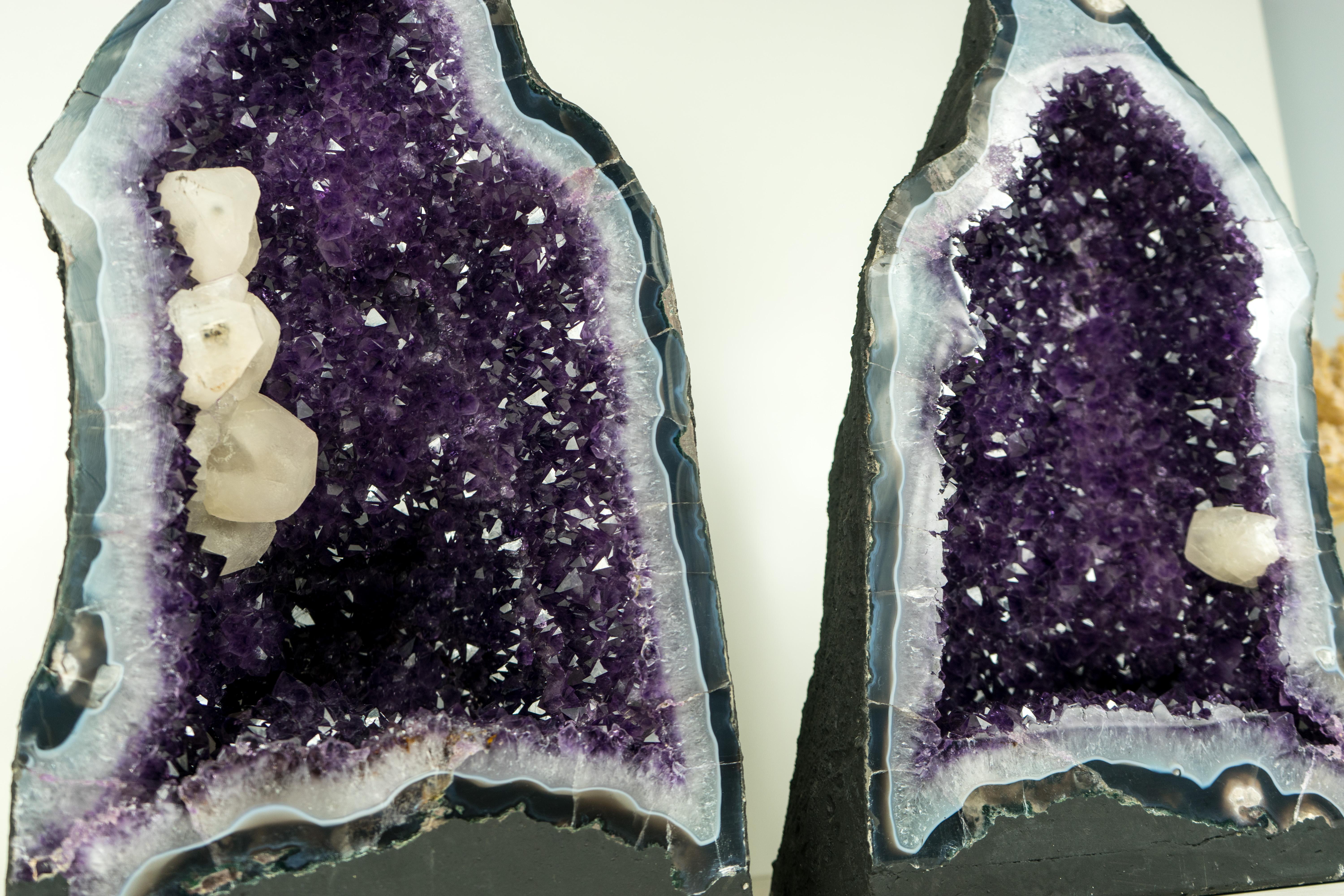 Pair of Amethyst Geodes with Purple Amethyst Druzy, Blue Lace Agate, Calcite In New Condition For Sale In Ametista Do Sul, BR