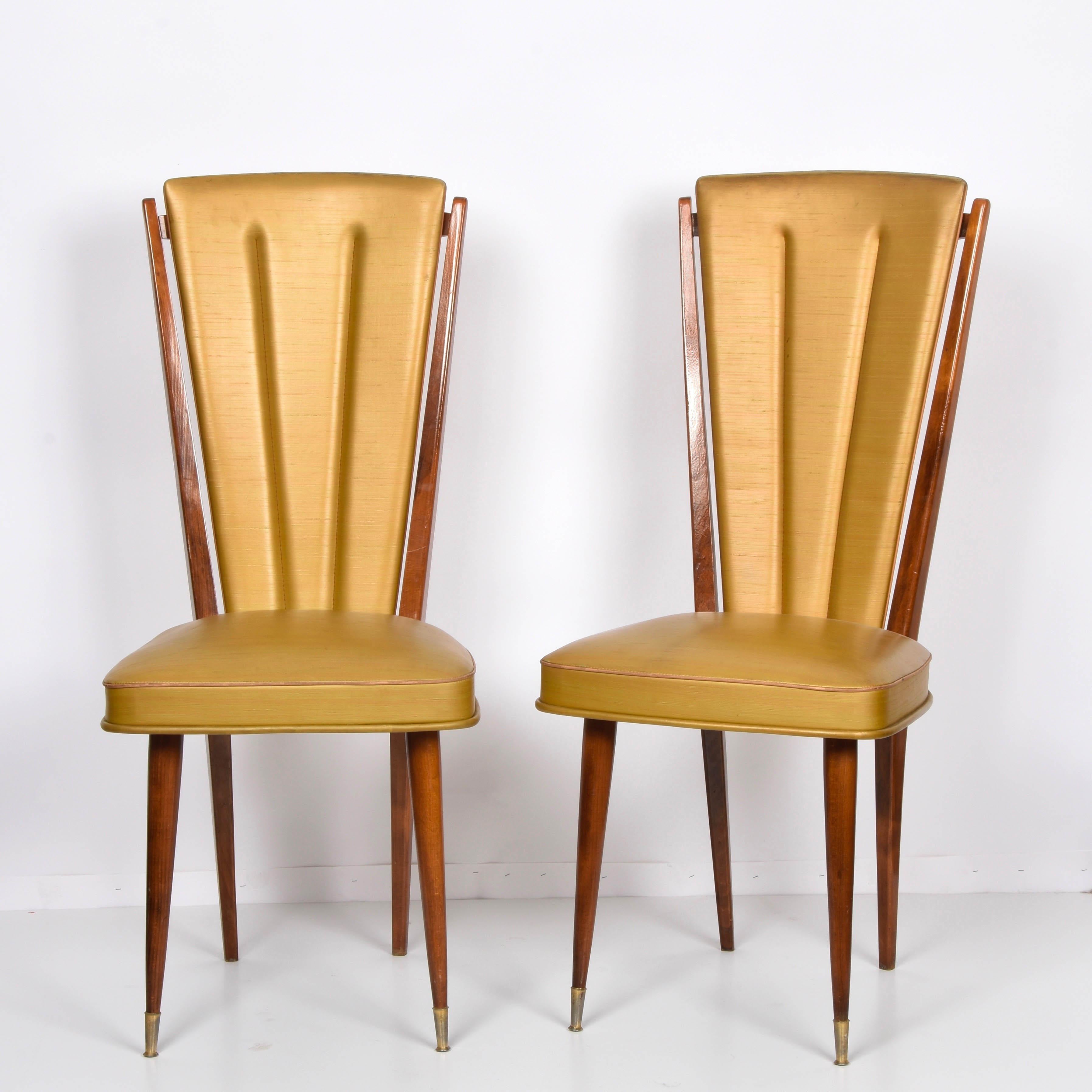 Pair of Ameublement NF Beech and Beige Vinyl Upholstered Dining Chairs, 1950s In Good Condition For Sale In Roma, IT