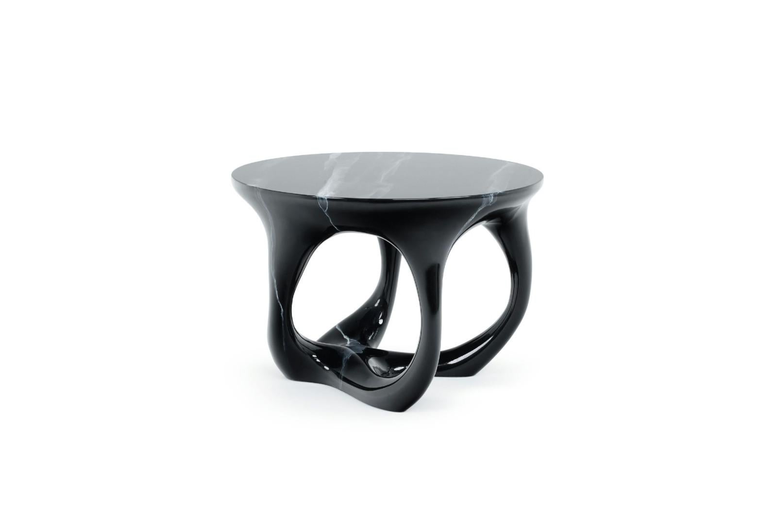 Modern Pair of Amorph Side Tables in High-Gloss Black Lacquer For Sale