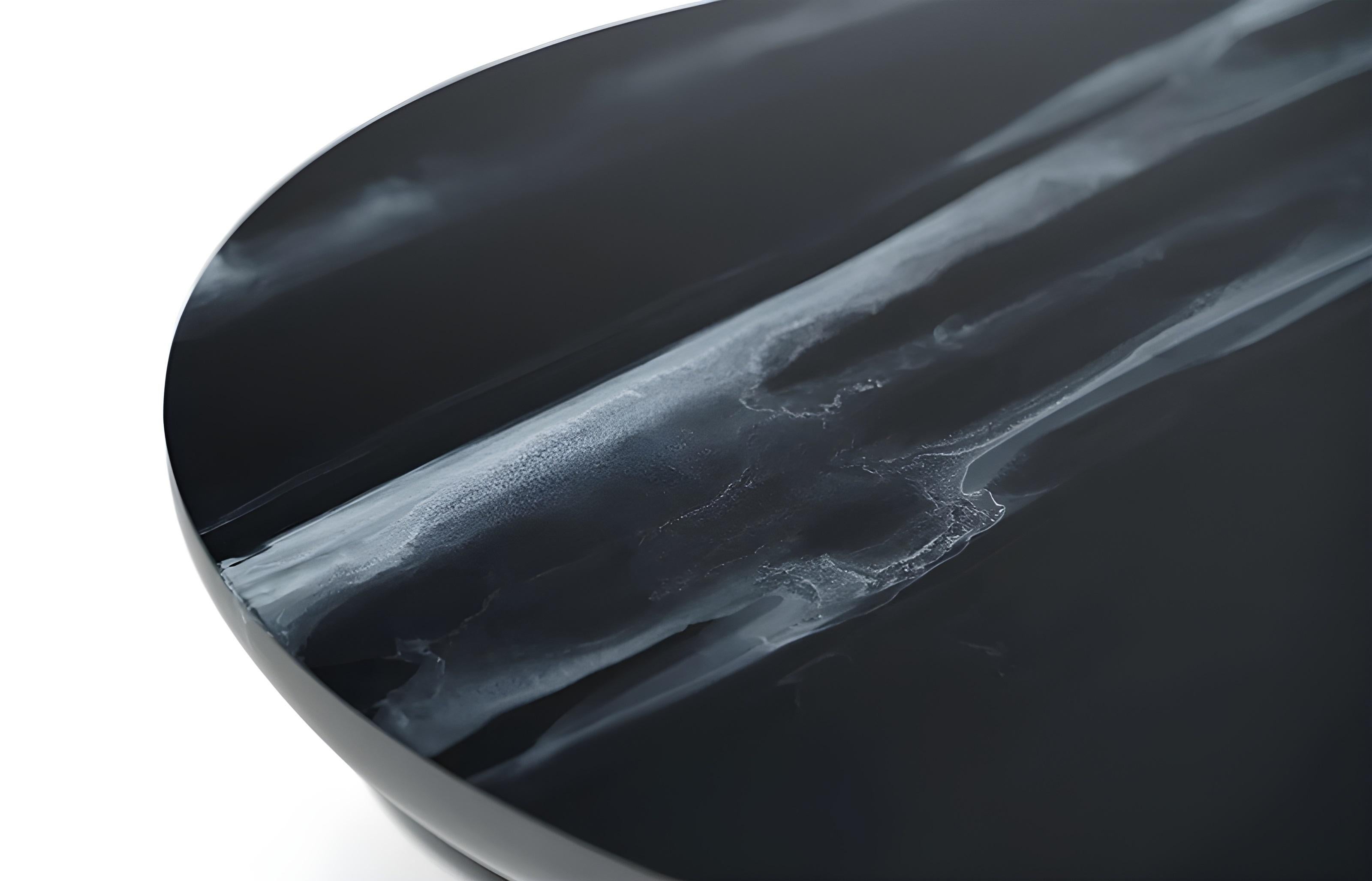 Pair of Amorph Side Tables in High-Gloss Black Lacquer For Sale 1