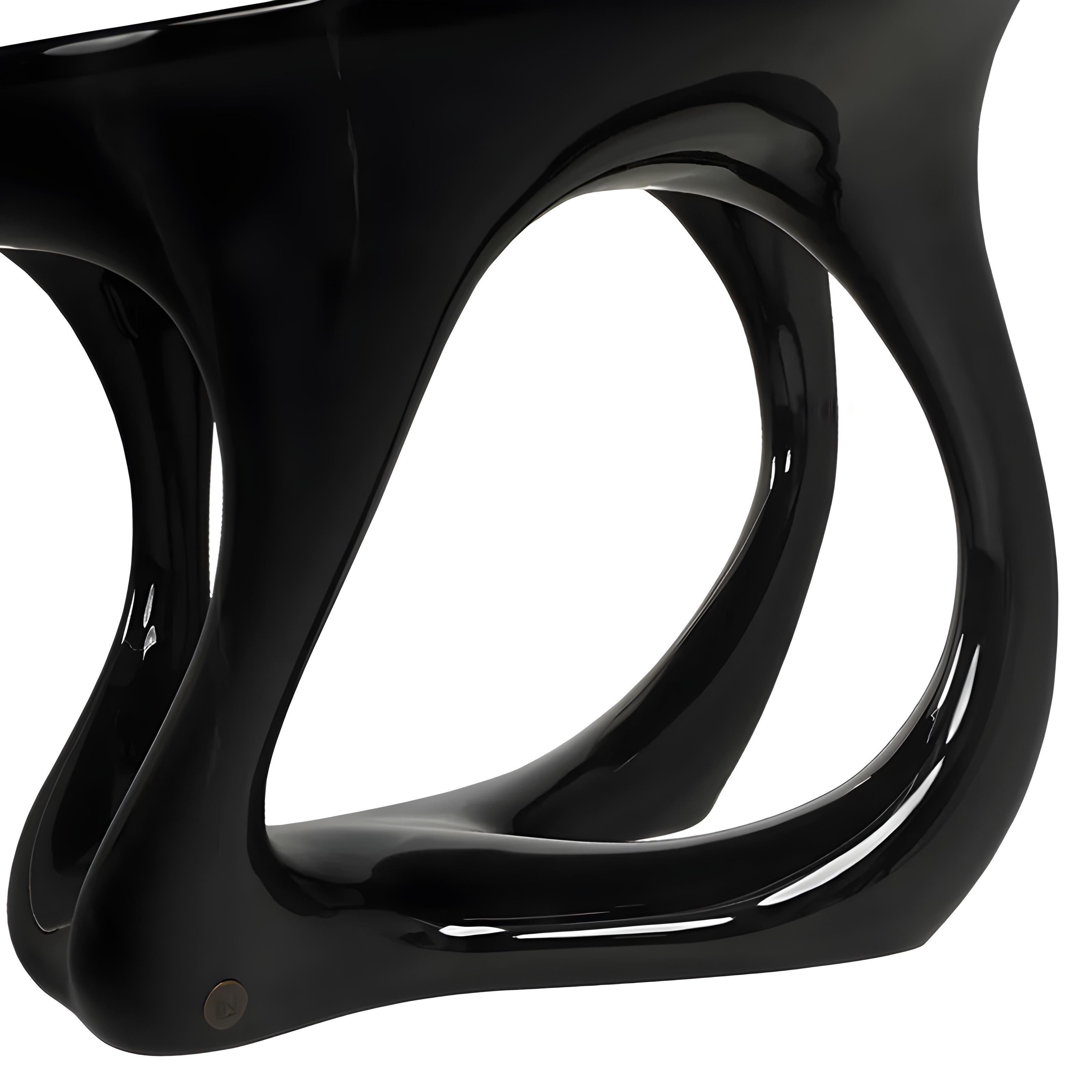 Pair of Amorph Side Tables in High-Gloss Black Lacquer For Sale 2