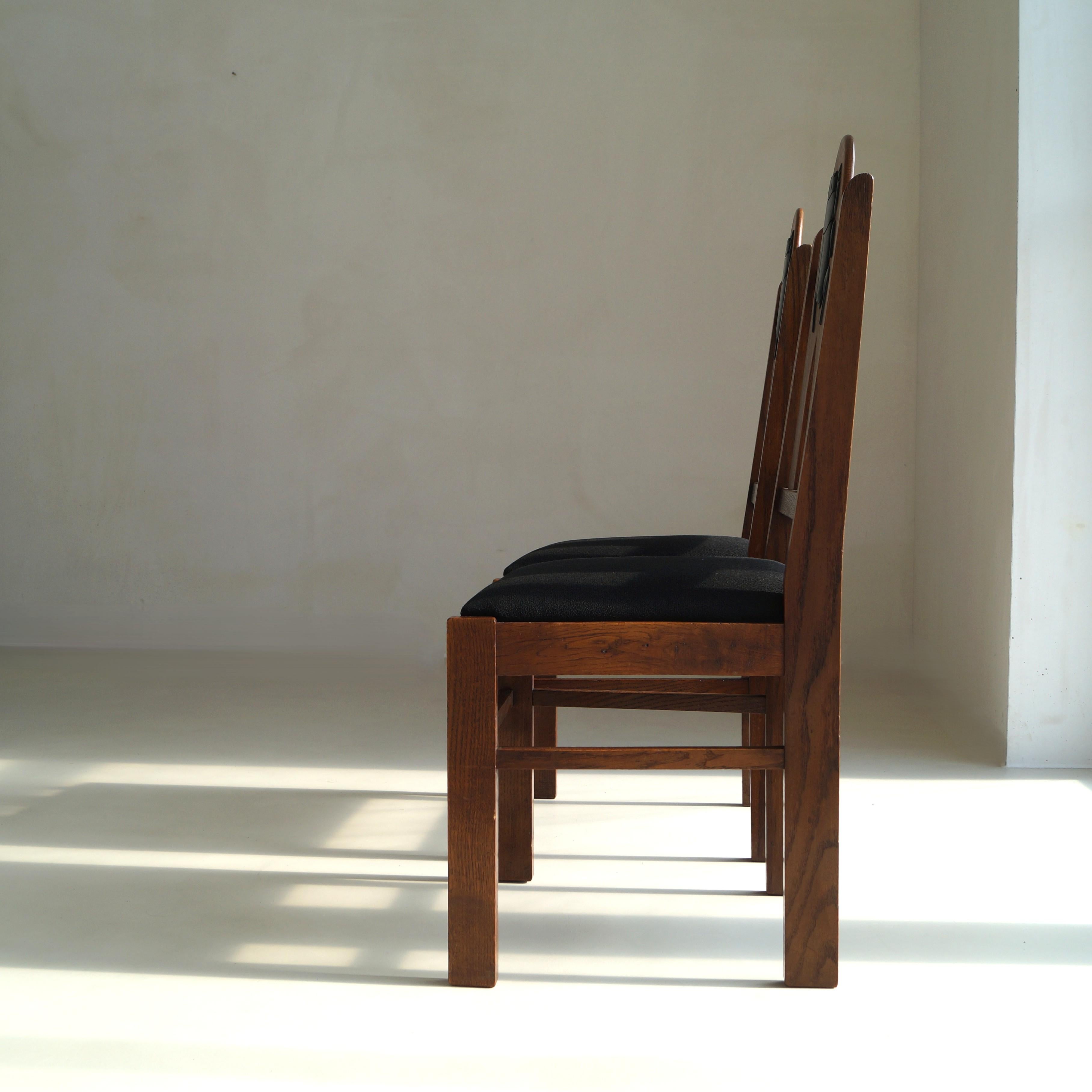 Pair of Amsterdam School Chairs with 'Egyptomania' Scarabs on backrest, c. 1925 For Sale 6
