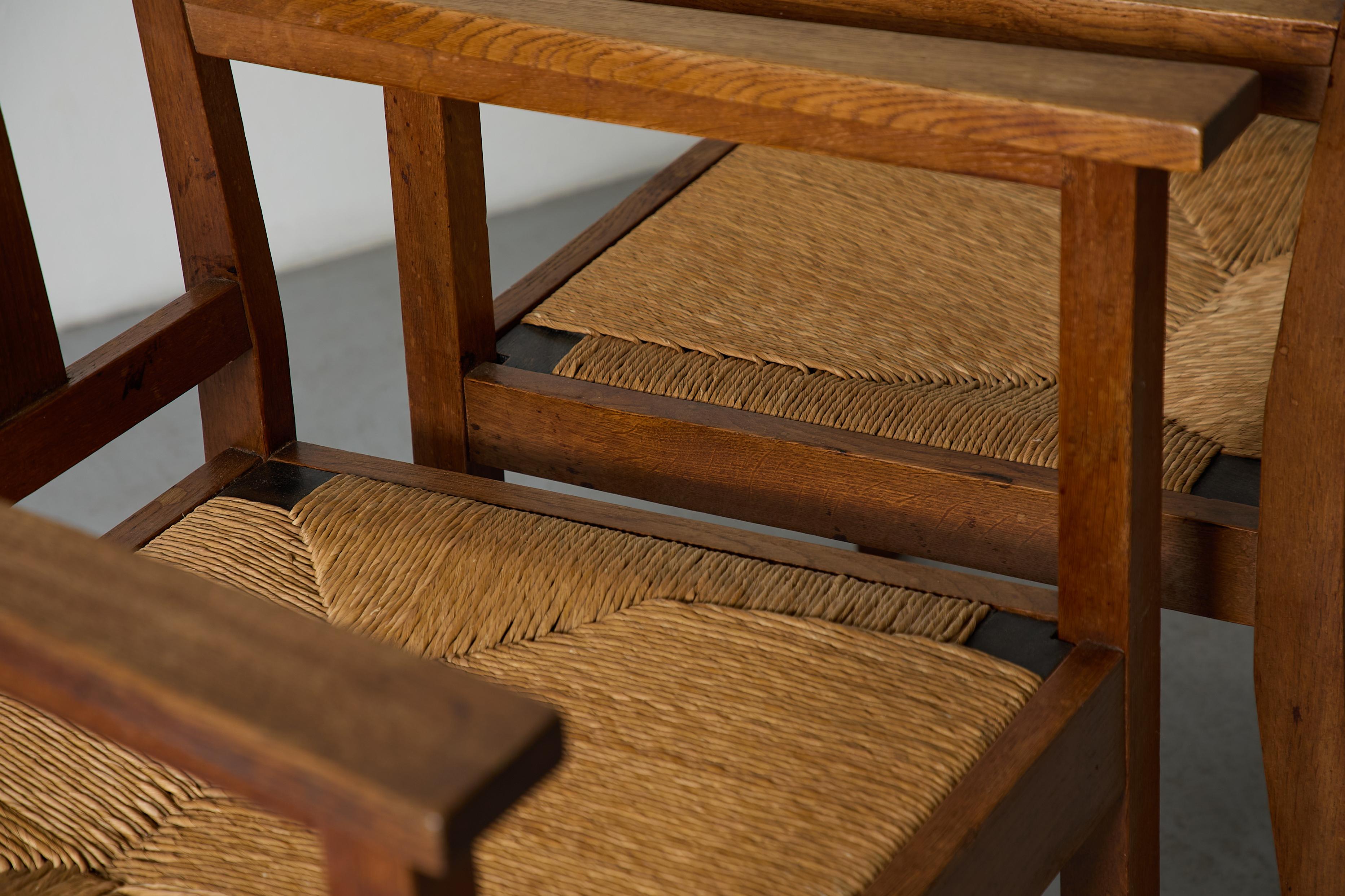 Paire de chaises à accoudoirs en chêne et jonc de l'école d'Amsterdam en vente 9