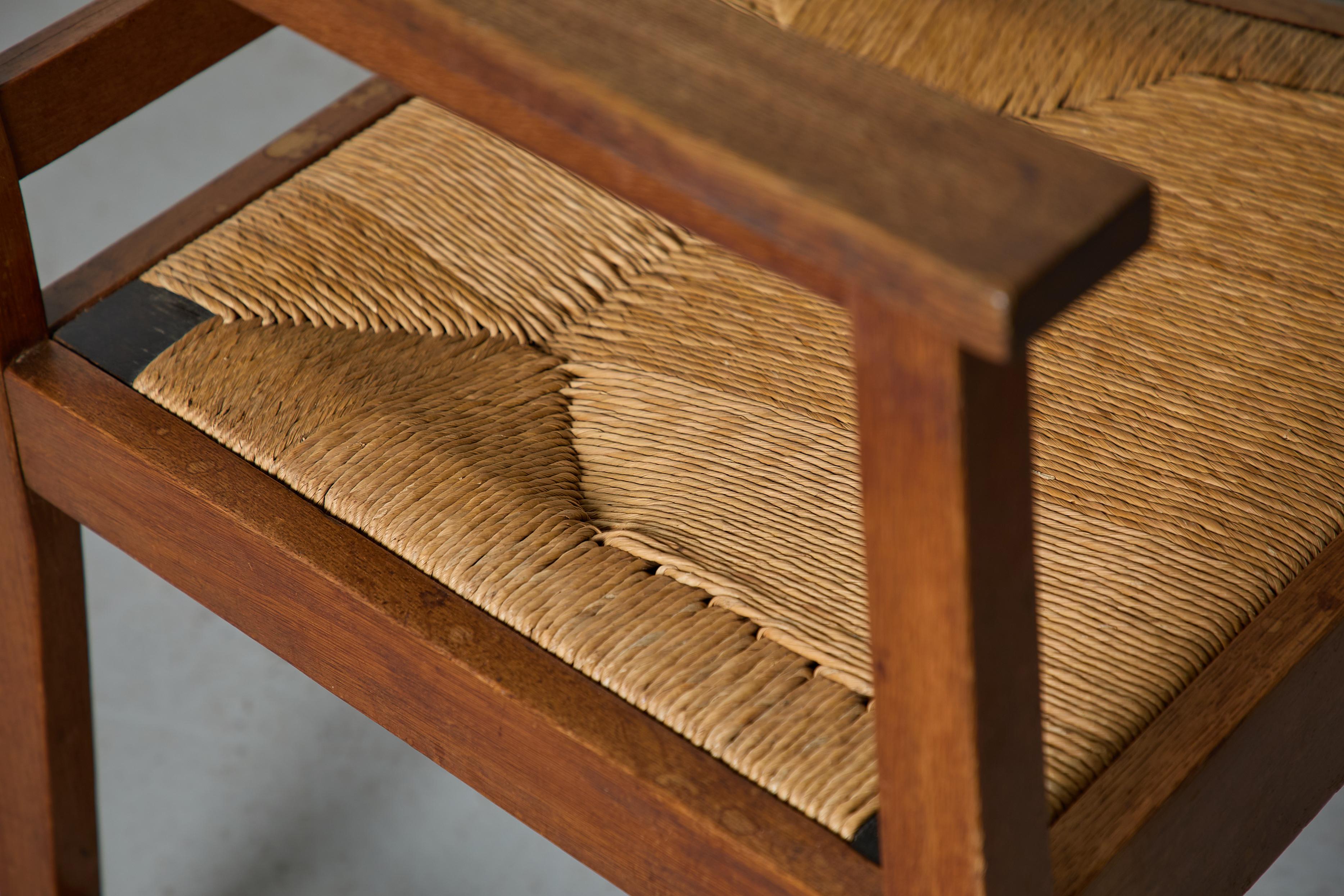 Paire de chaises à accoudoirs en chêne et jonc de l'école d'Amsterdam en vente 10