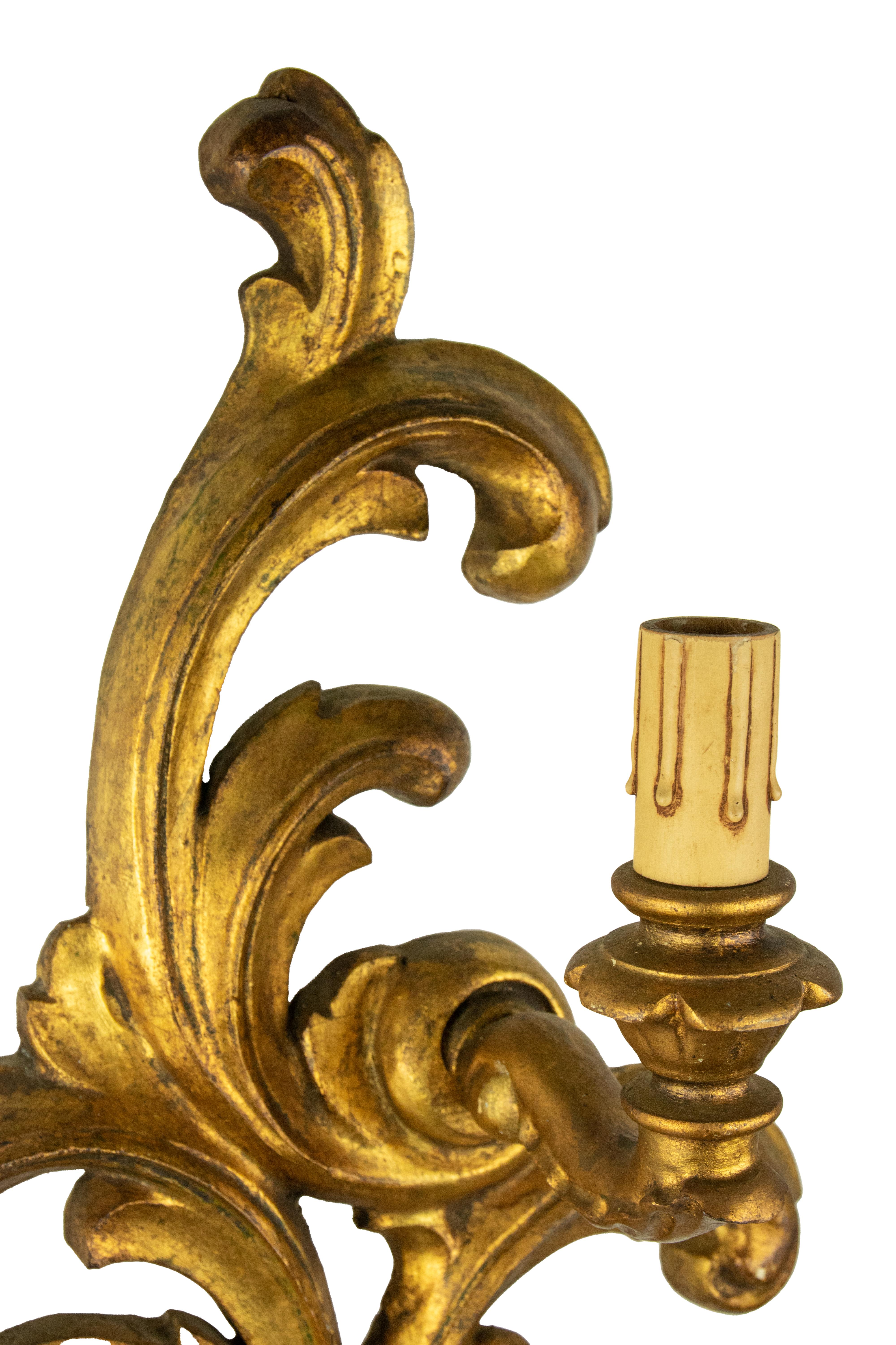 Pair of Ancient Gilded Wood Appliques, Italy, late 19th Century. 1