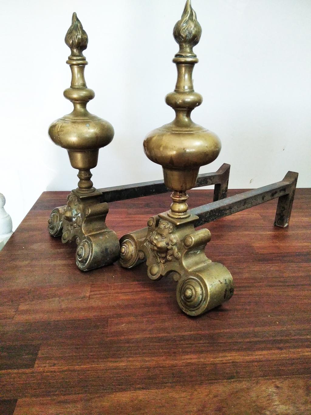 Andirons, laiton et fer, ou bronze Bon Queen Anne, Angleterre en vente 4