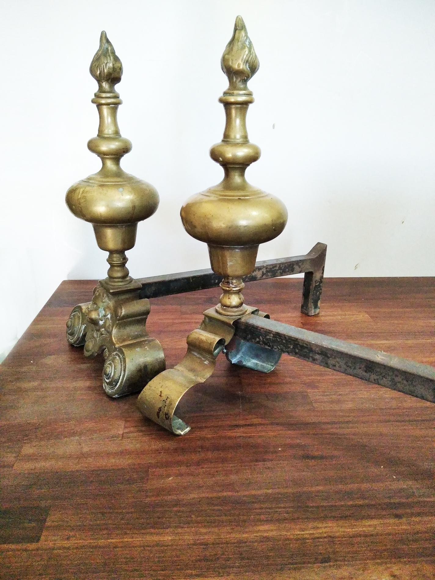 Andirons, Brass & Iron, or Bronze Good Queen Anne, England In Good Condition For Sale In Mombuey, Zamora