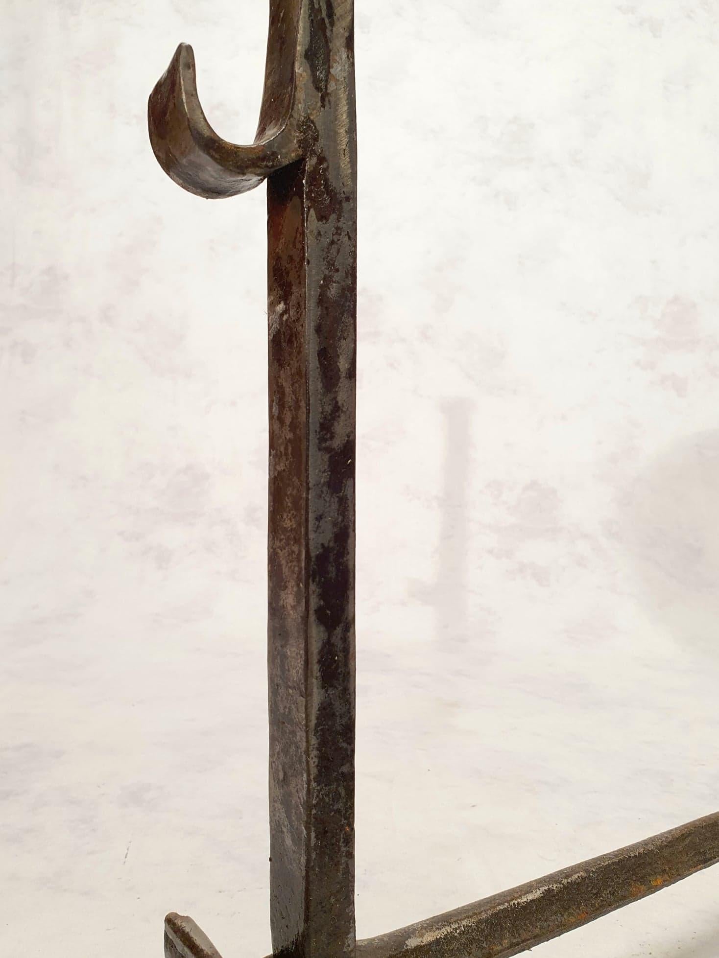 XIXe siècle Paire de chenets de style Louis XIII, fer forgé, 19ème siècle en vente