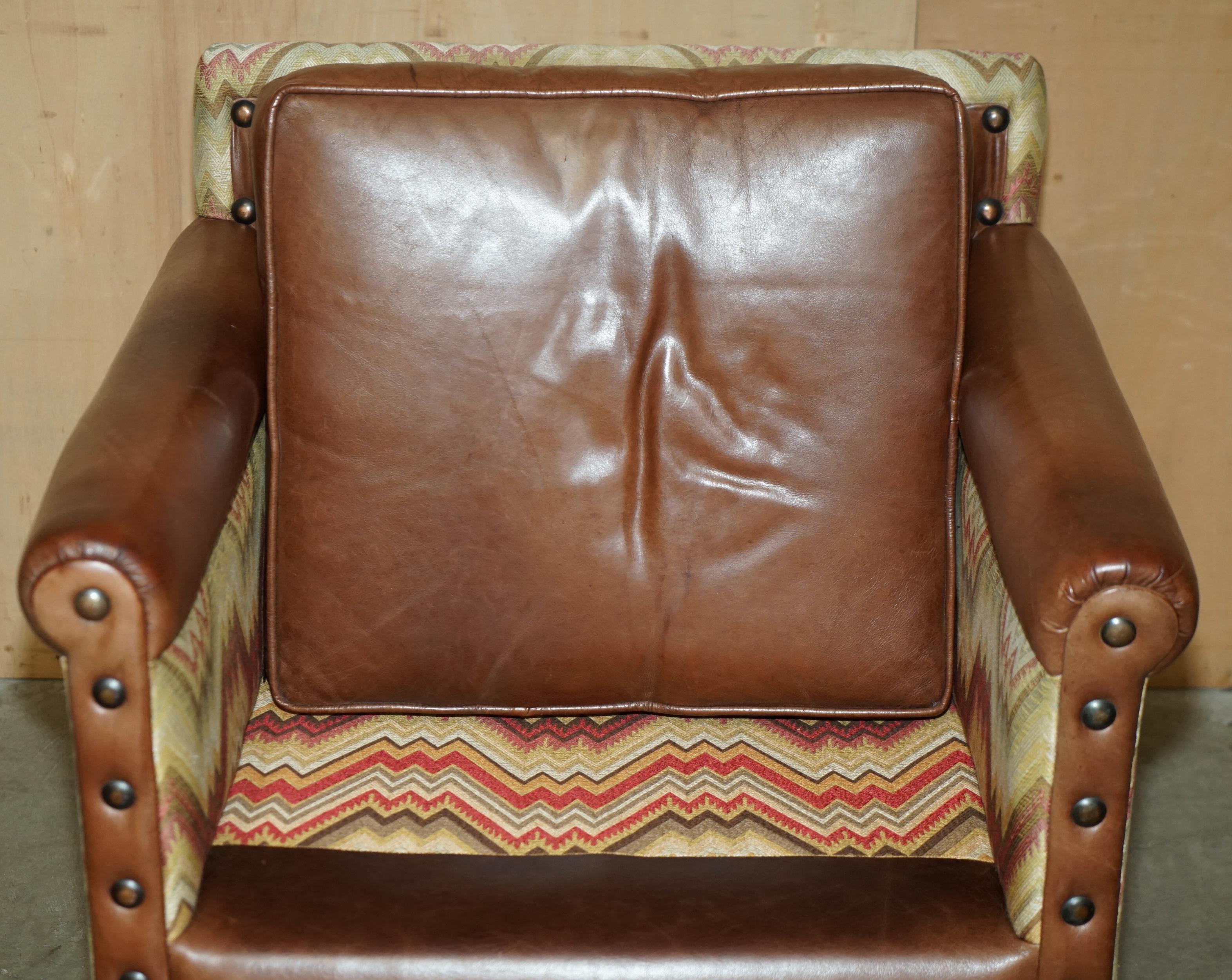 COPPIA DI POLTRONE KILIM REVERSIBILI IN PELLE MARRONE DI ANDREW MARTINE in vendita 11