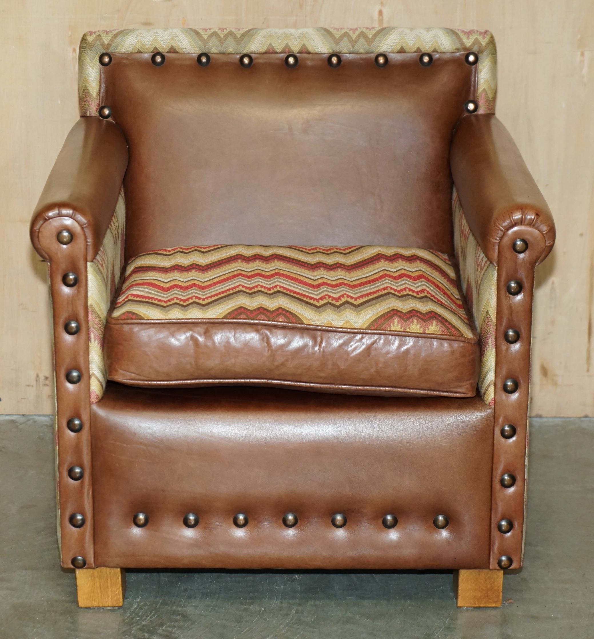 Kilim COPPIA DI POLTRONE KILIM REVERSIBILI IN PELLE MARRONE DI ANDREW MARTINE in vendita