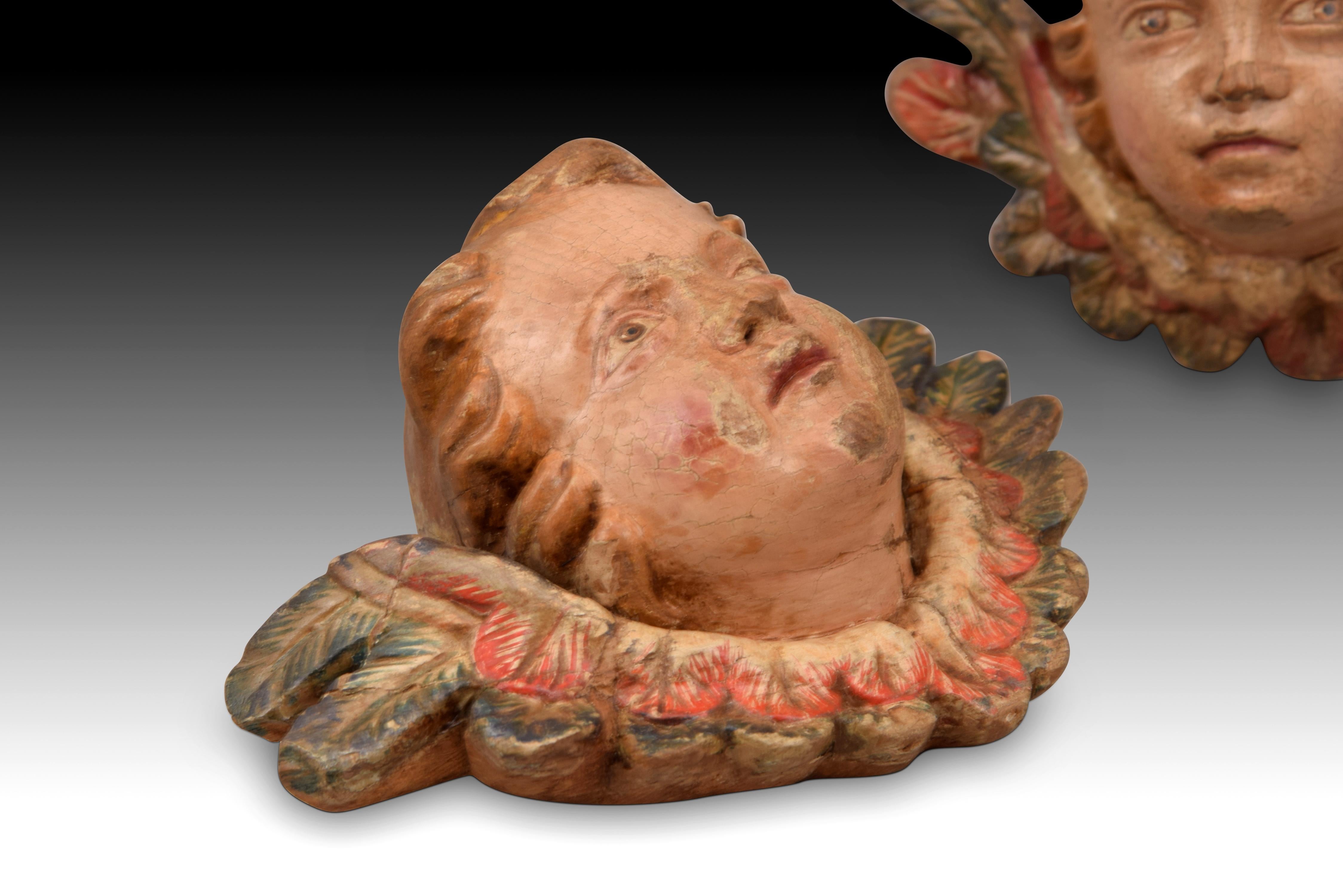 18th Century and Earlier Pair of Angel Heads, Carved and Polychrome Wood, Spanish School, 18th Century