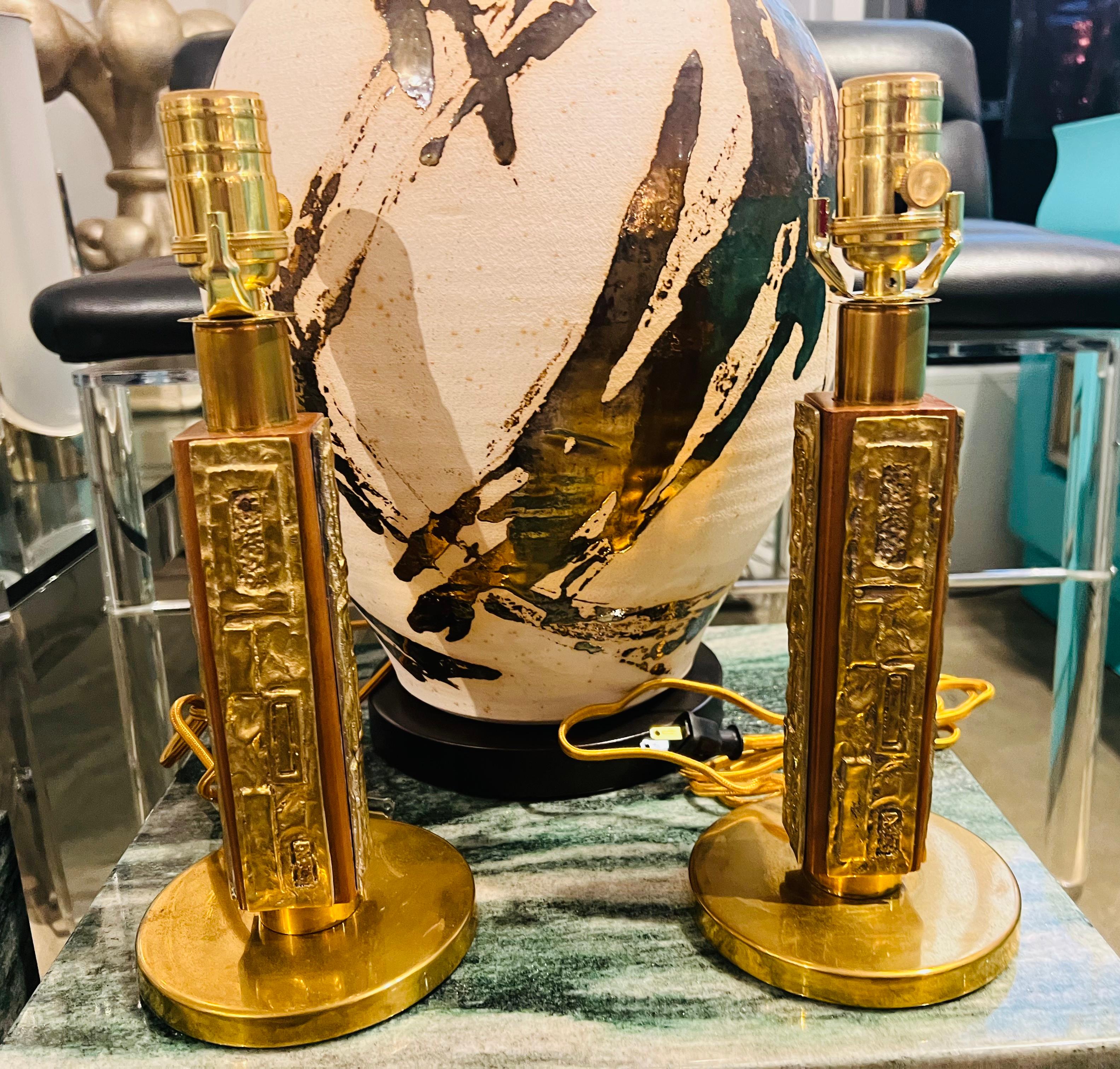 Pair of Angelo Brotto Esperia Bronze 1970 Italian Mid Century Table Lamps In Excellent Condition For Sale In New York, NY
