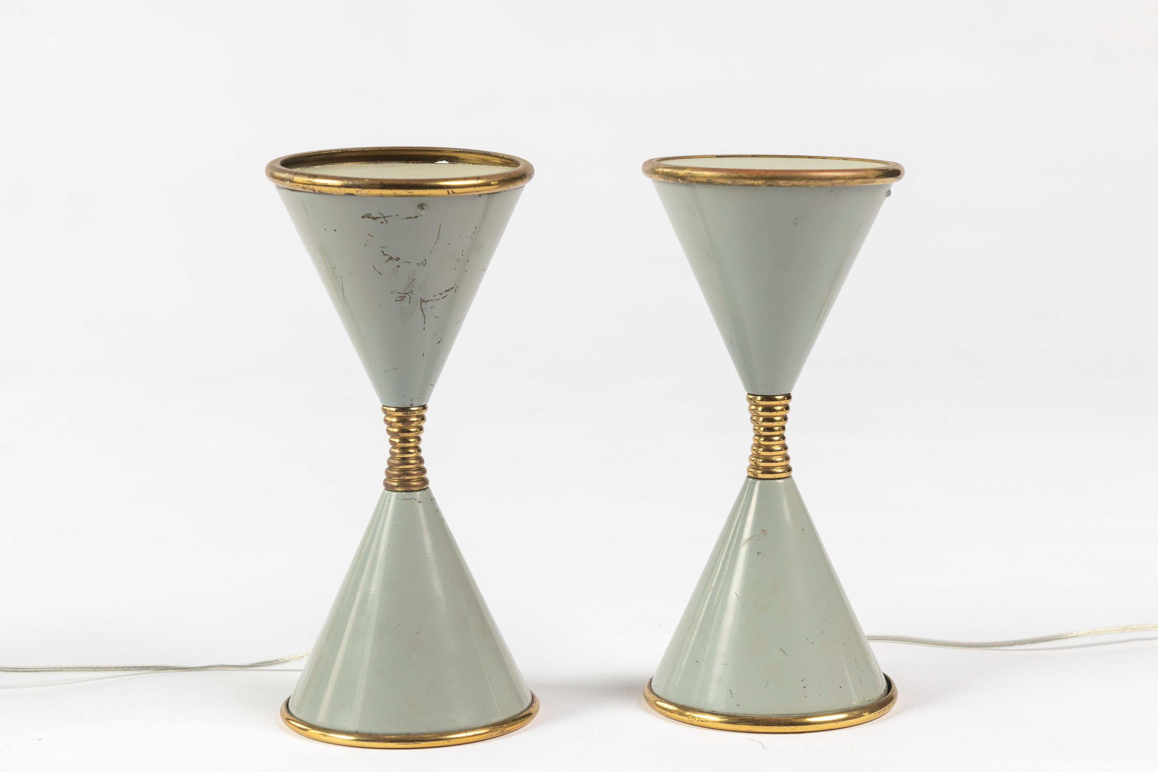 Mid-Century Modern Paire de lampes de bureau en laiton et verre dépoli Angelo Lelii pour Arredoluce en vente