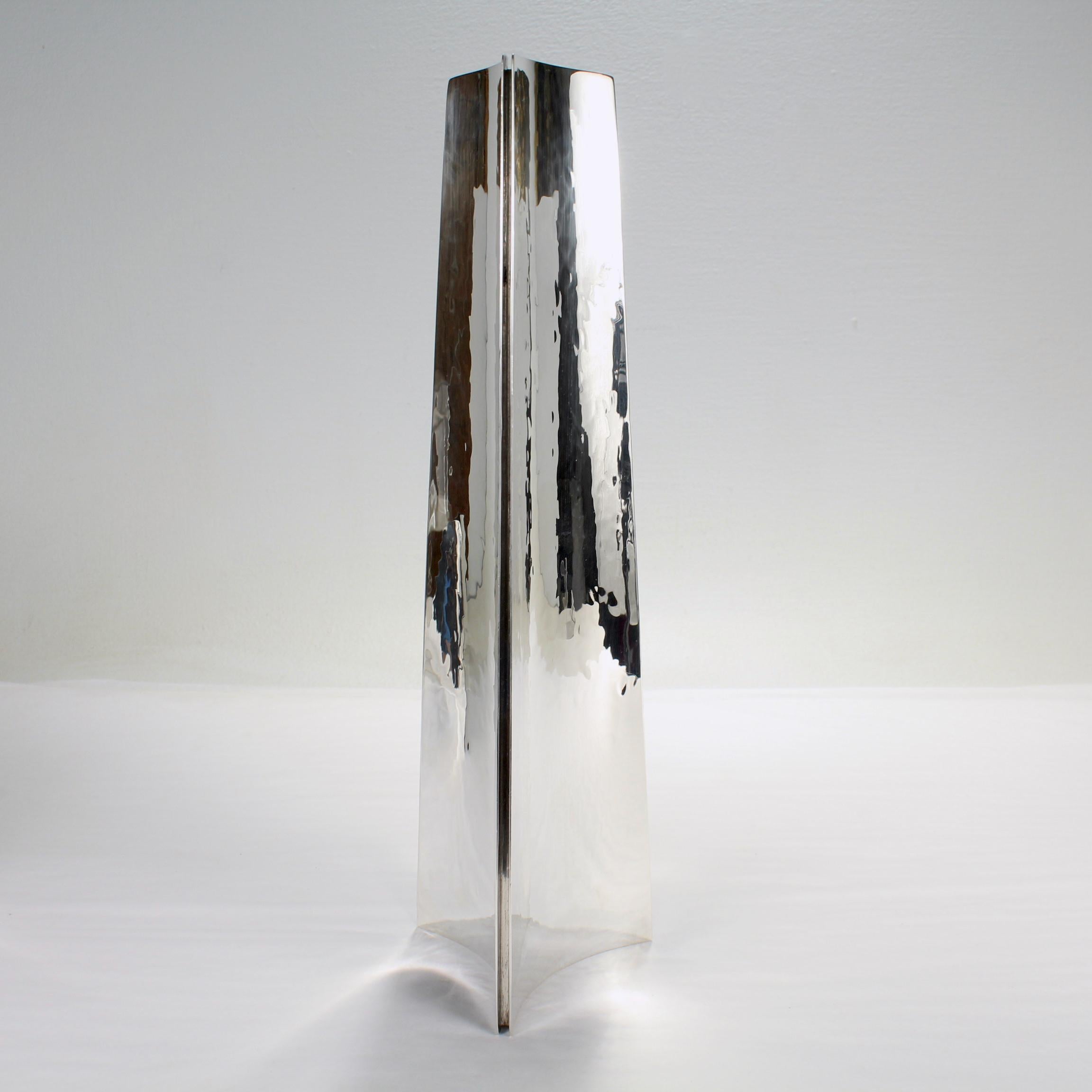 Pareja de jarrones modernos italianos de plata de ley Angelo Mangiarotti para Cleto Munari en venta 7