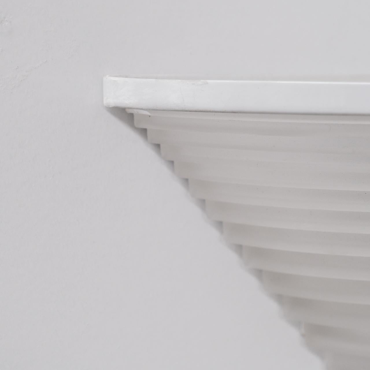 Ein Paar Wandleuchten von Angelo Mangiarotti für Artemide aus der Mitte des Jahrhunderts im Zustand „Gut“ im Angebot in London, GB