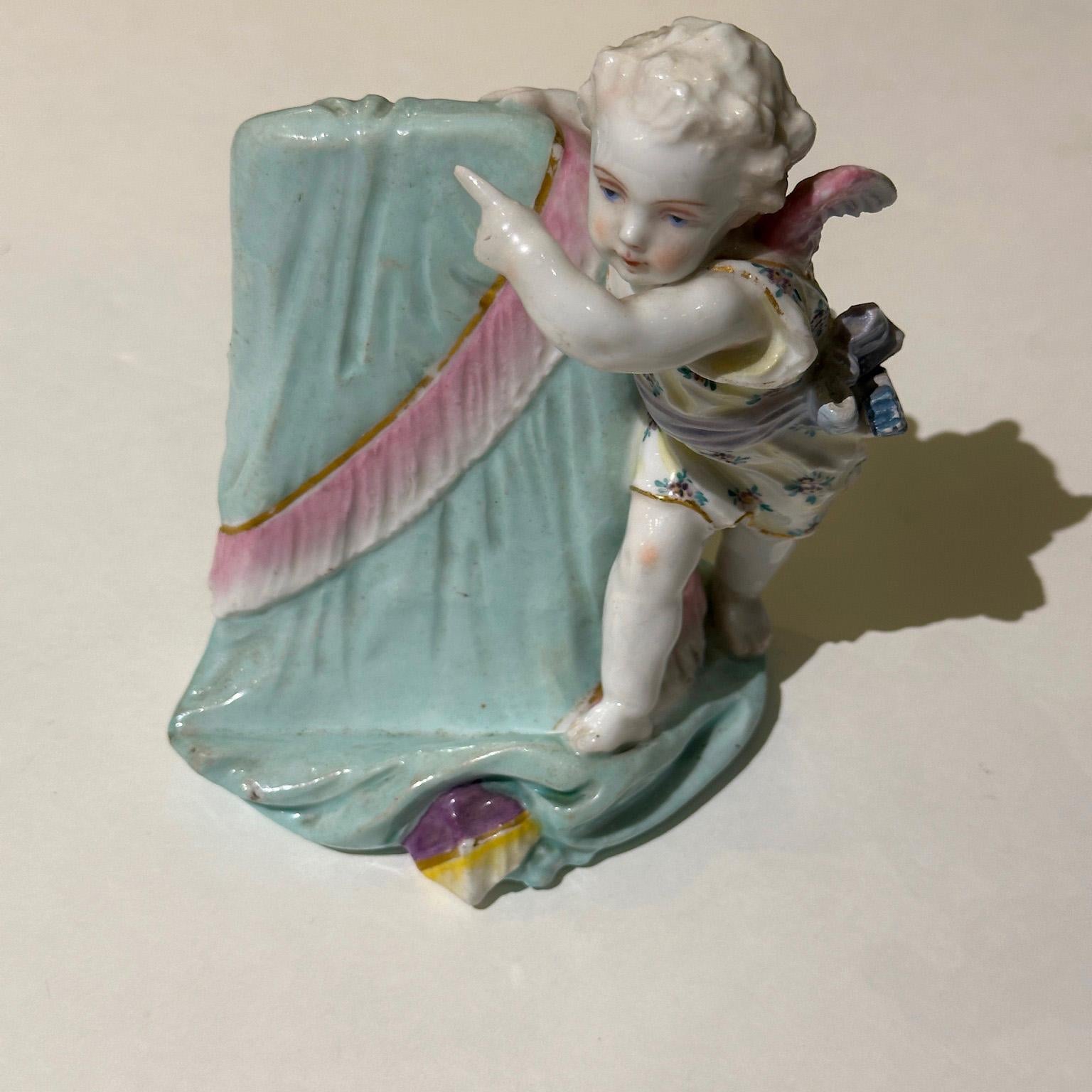 Porte-menu peint à la main, paire d'anges de style Meissen Bon état - En vente à Paris, FR