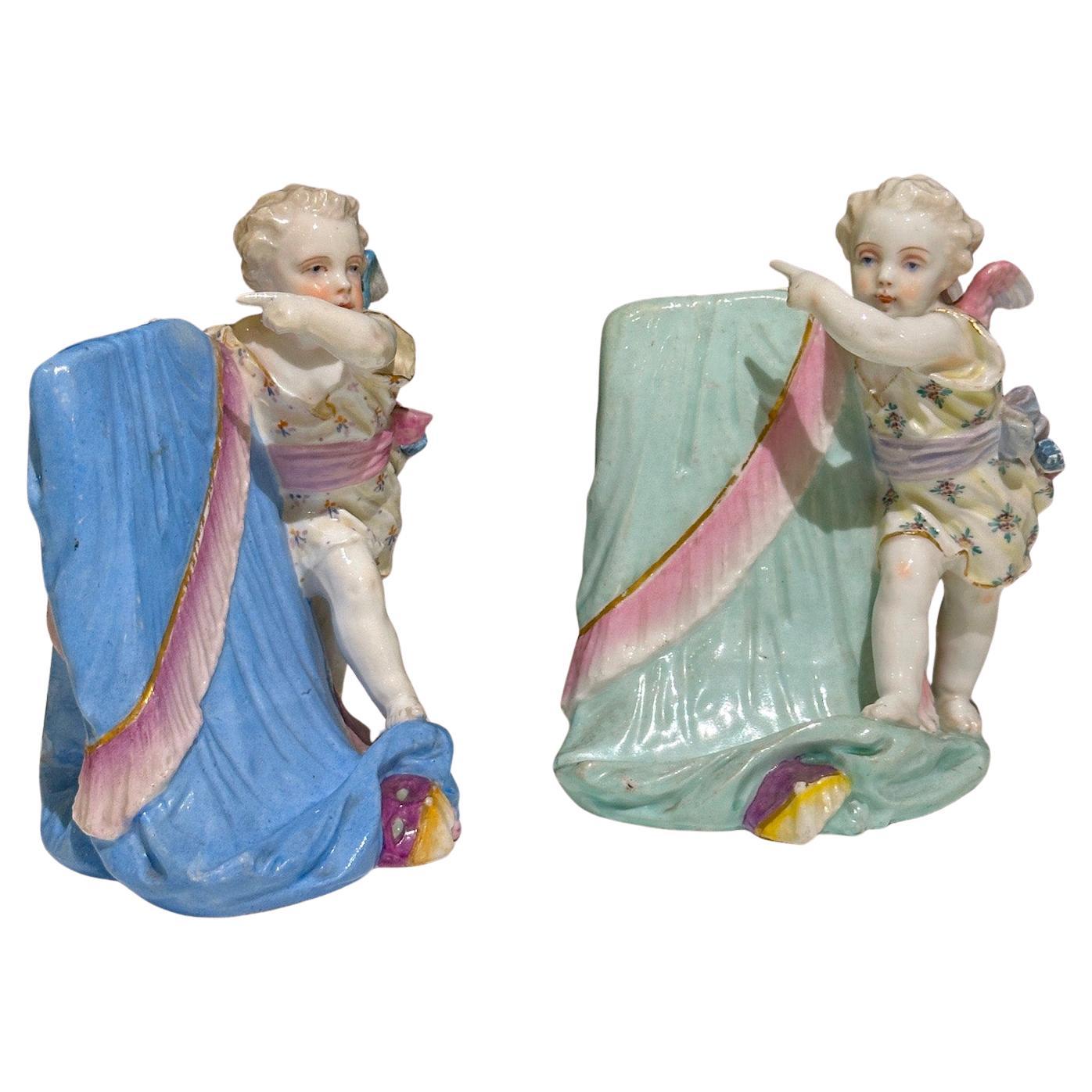 Porta menús de porcelana pintada a mano, Pareja de ángeles estilo Meissen
