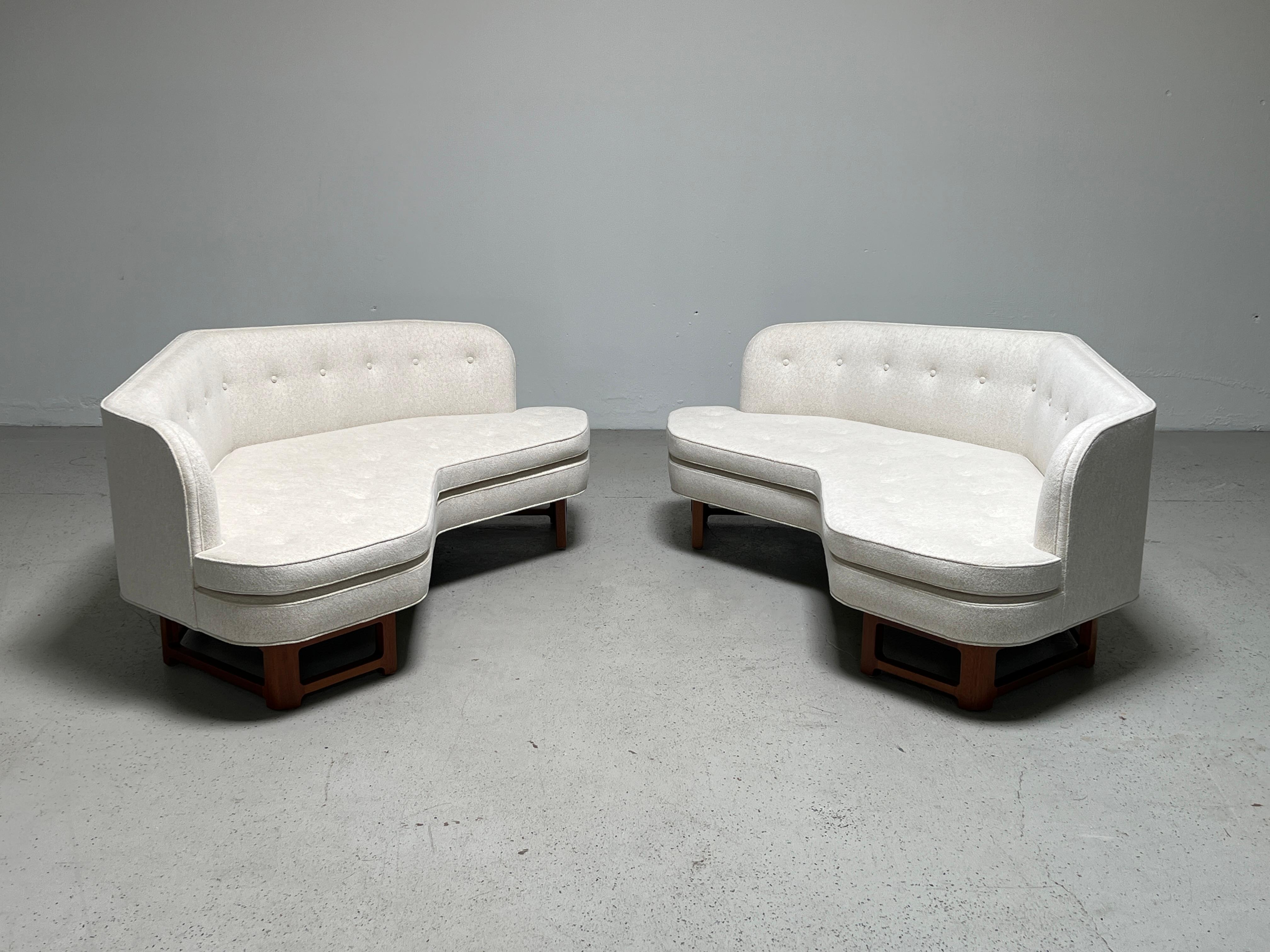 Pair of Angled Sofas by Edward Wormley for Dunbar In Good Condition In Dallas, TX
