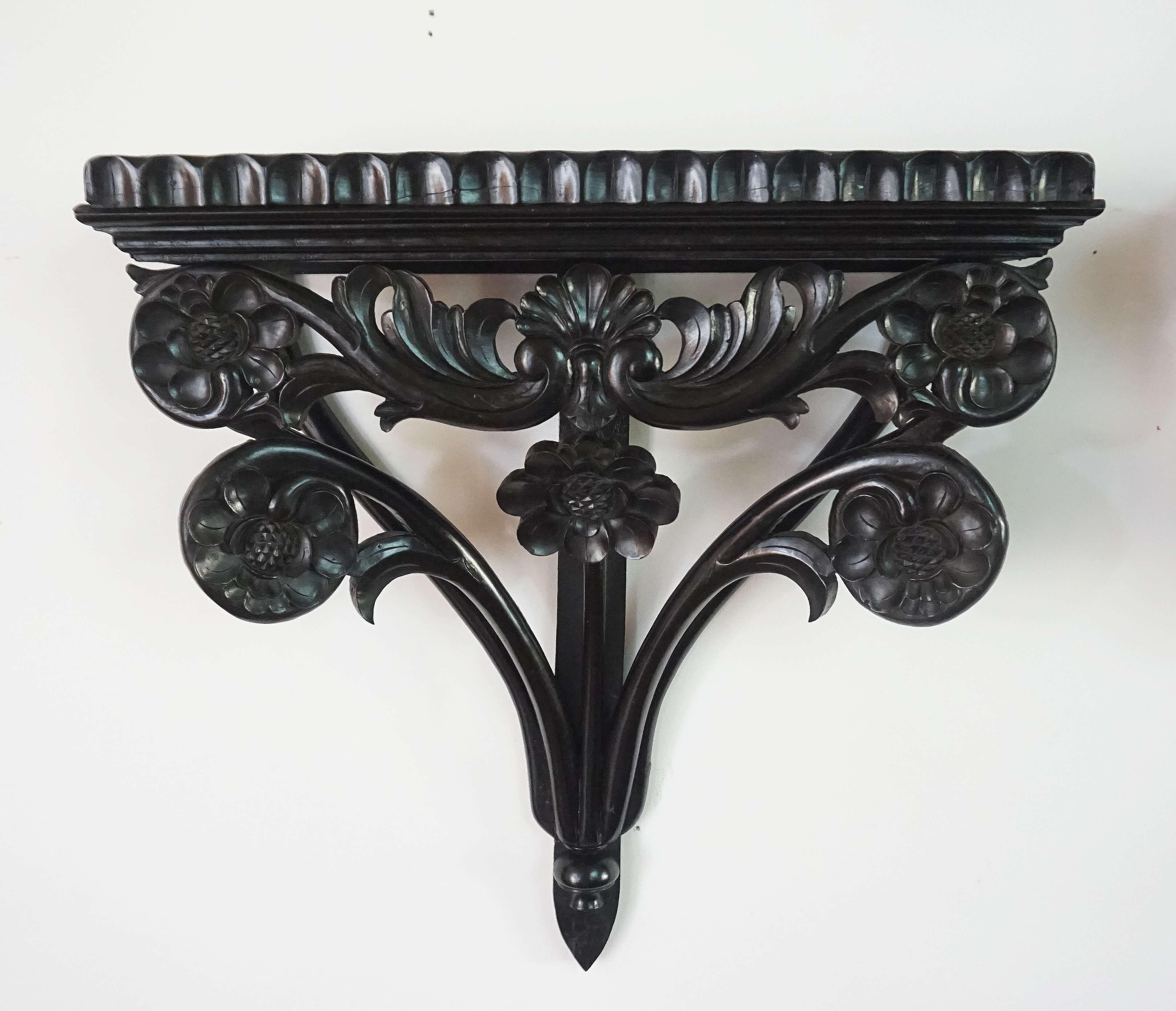 Anglo-Indian Pair of Anglo-Ceylonese Carved Ebony Wall Brackets or Shelves, circa 1840 For Sale