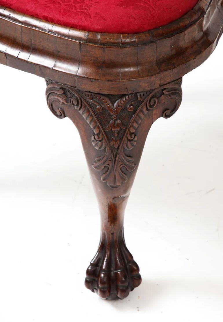 Hand-Carved Pair of Anglo-Dutch Carved Walnut Chairs For Sale