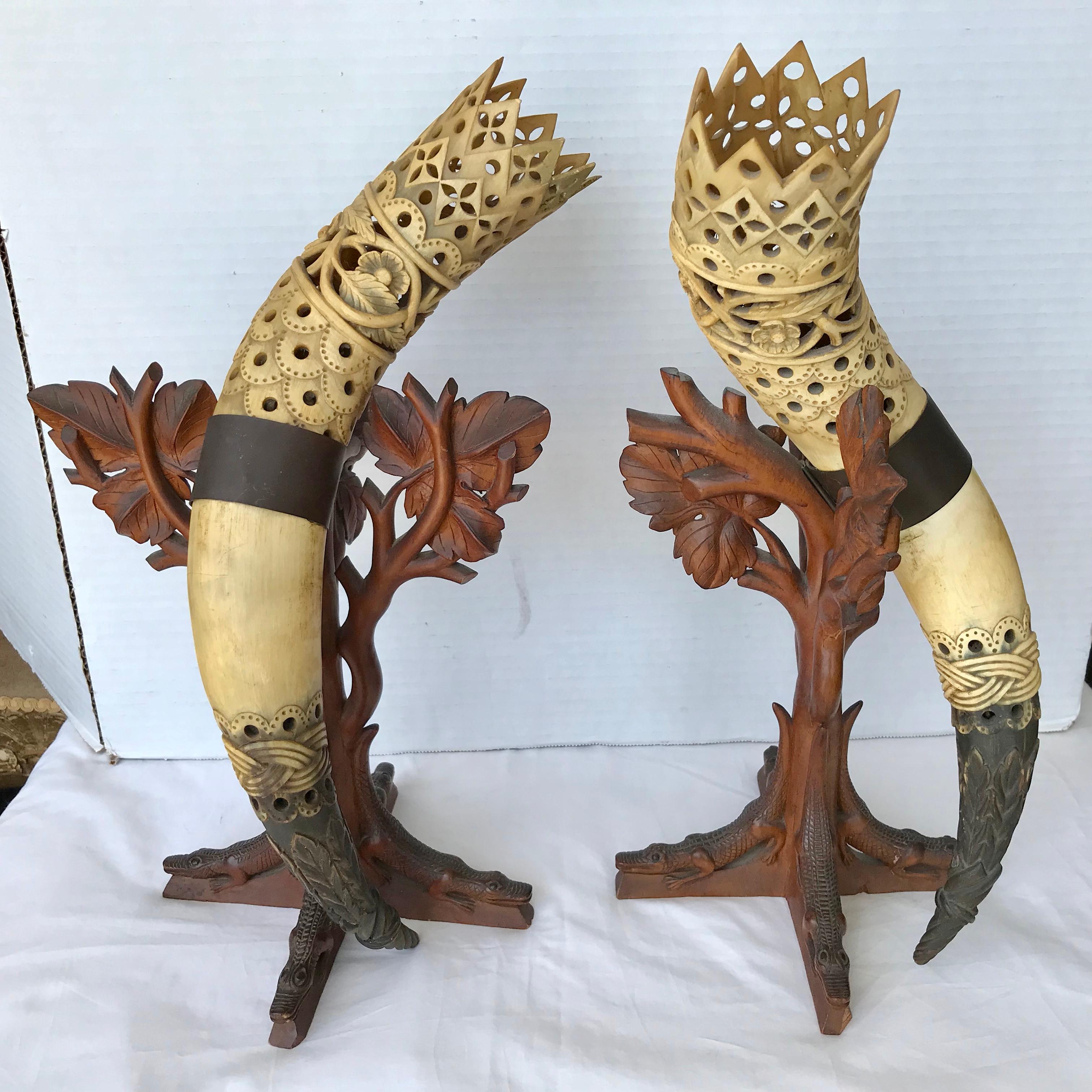 Hand-Carved Pair of Anglo-Indian Mounted Steer Horns For Sale