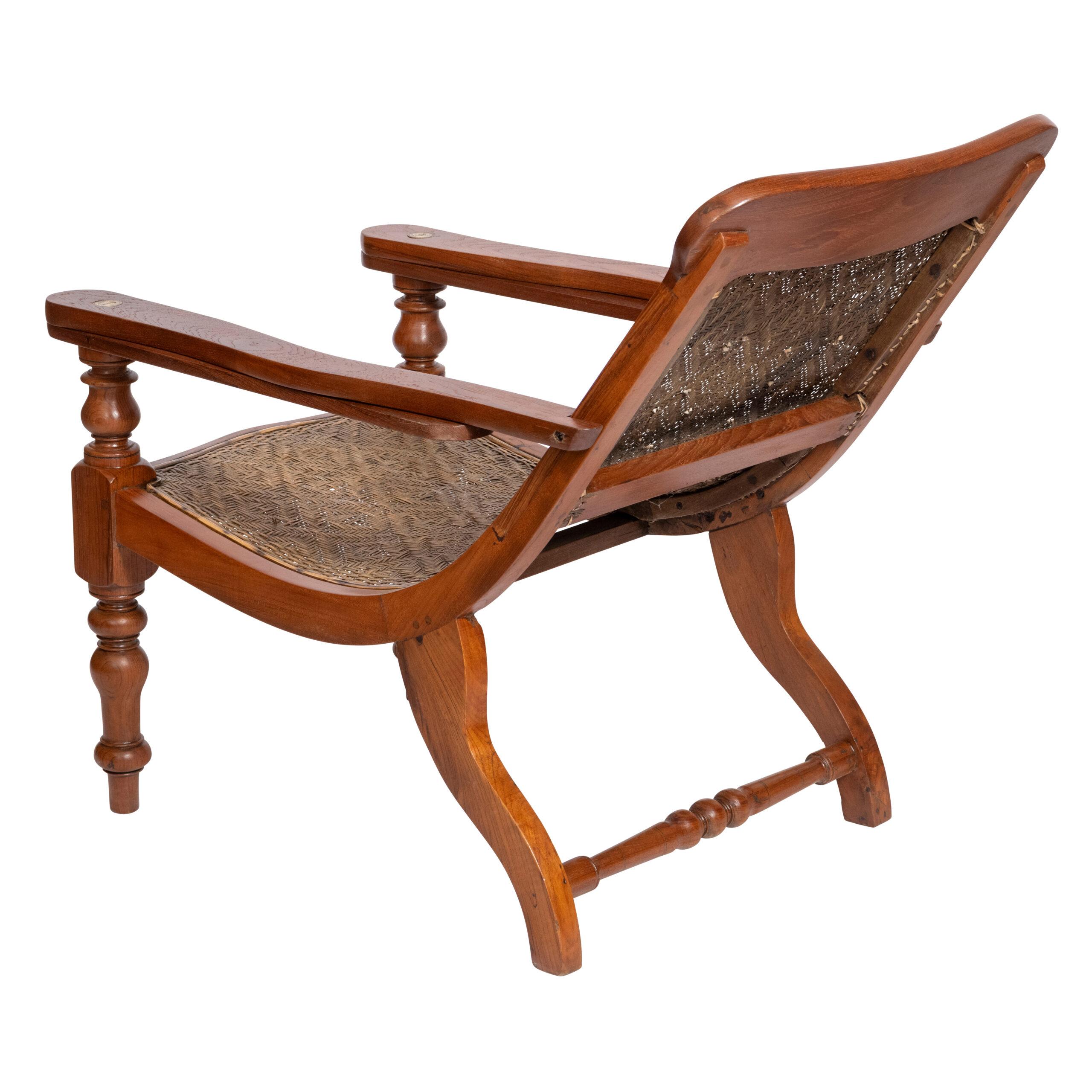 Early 20th Century Pair of Anglo Indian Plantation Chairs, India circa 1900