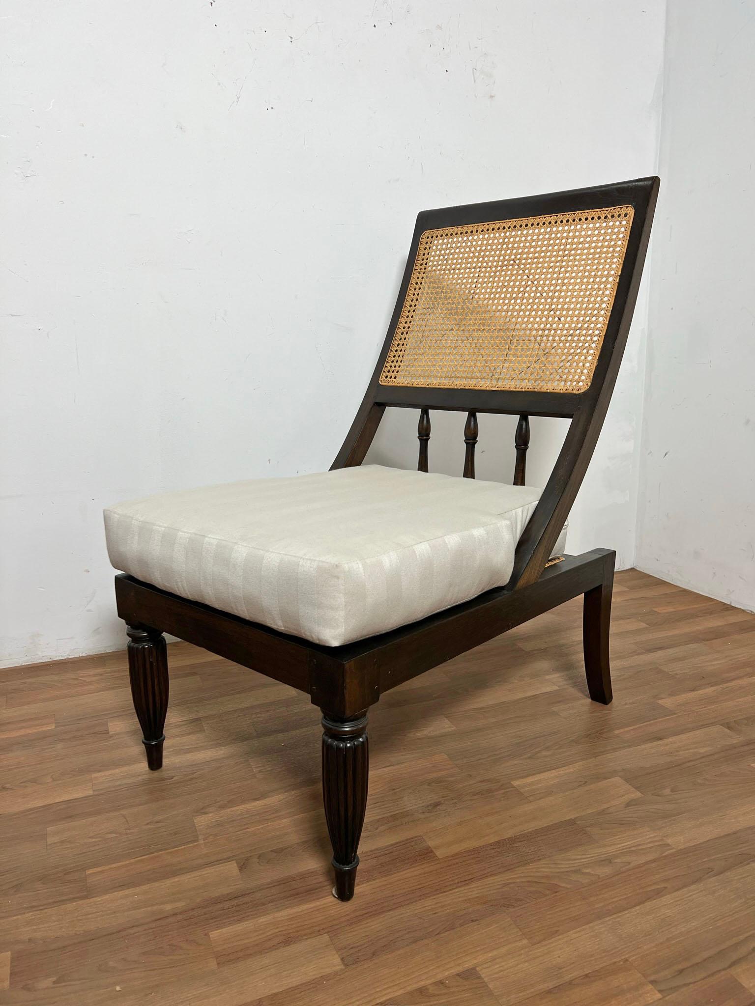 Ein Paar Slipper Lounge Chairs im anglo-indischen Stil (Unbekannt) im Angebot